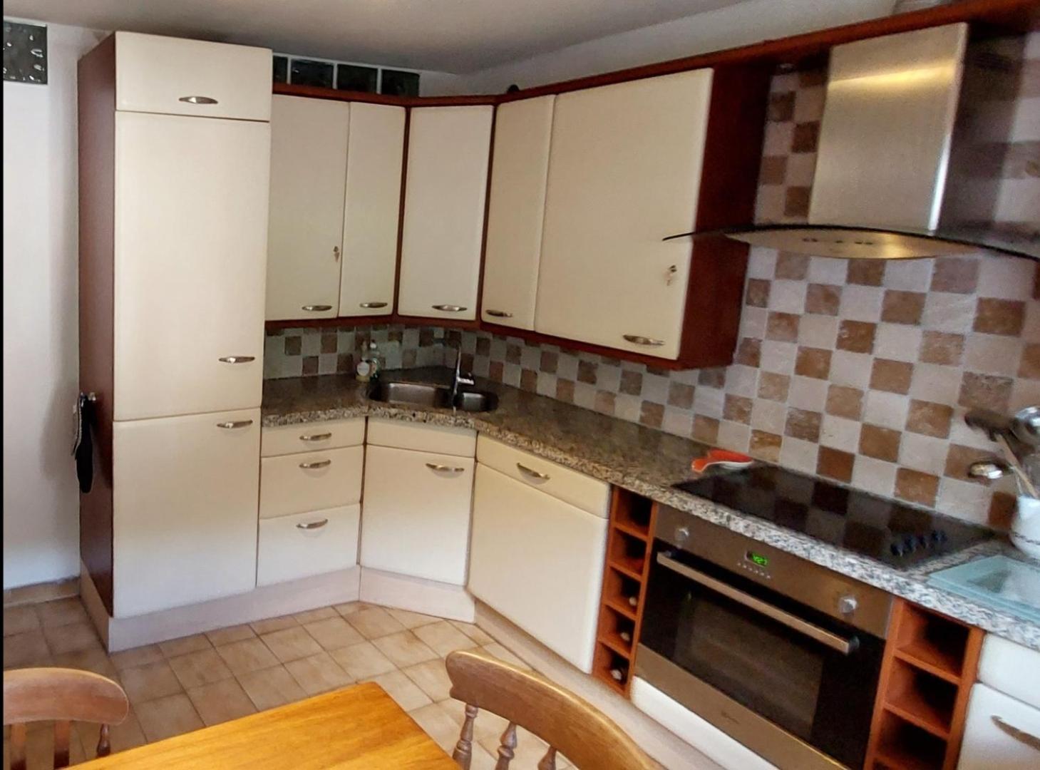 Four-Bedroom House photo 2