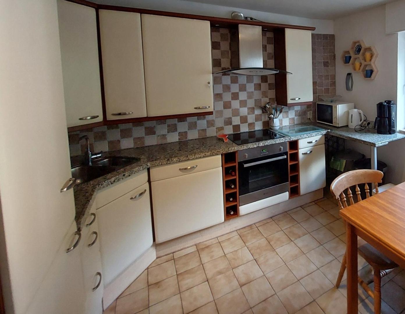 Four-Bedroom House photo 3