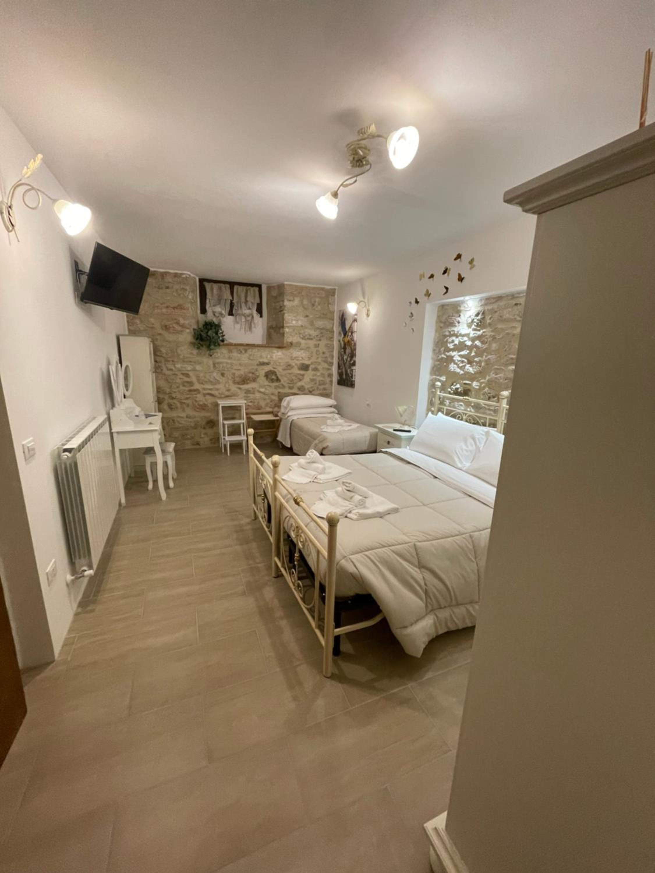 Triple Room with Private Bathroom photo 2