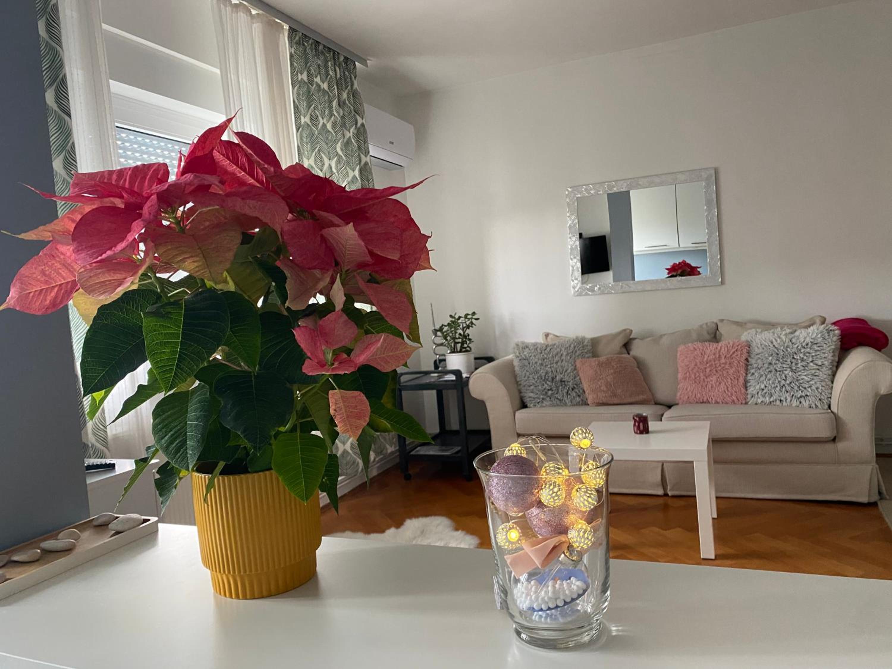 One-Bedroom Apartment - Photo 11