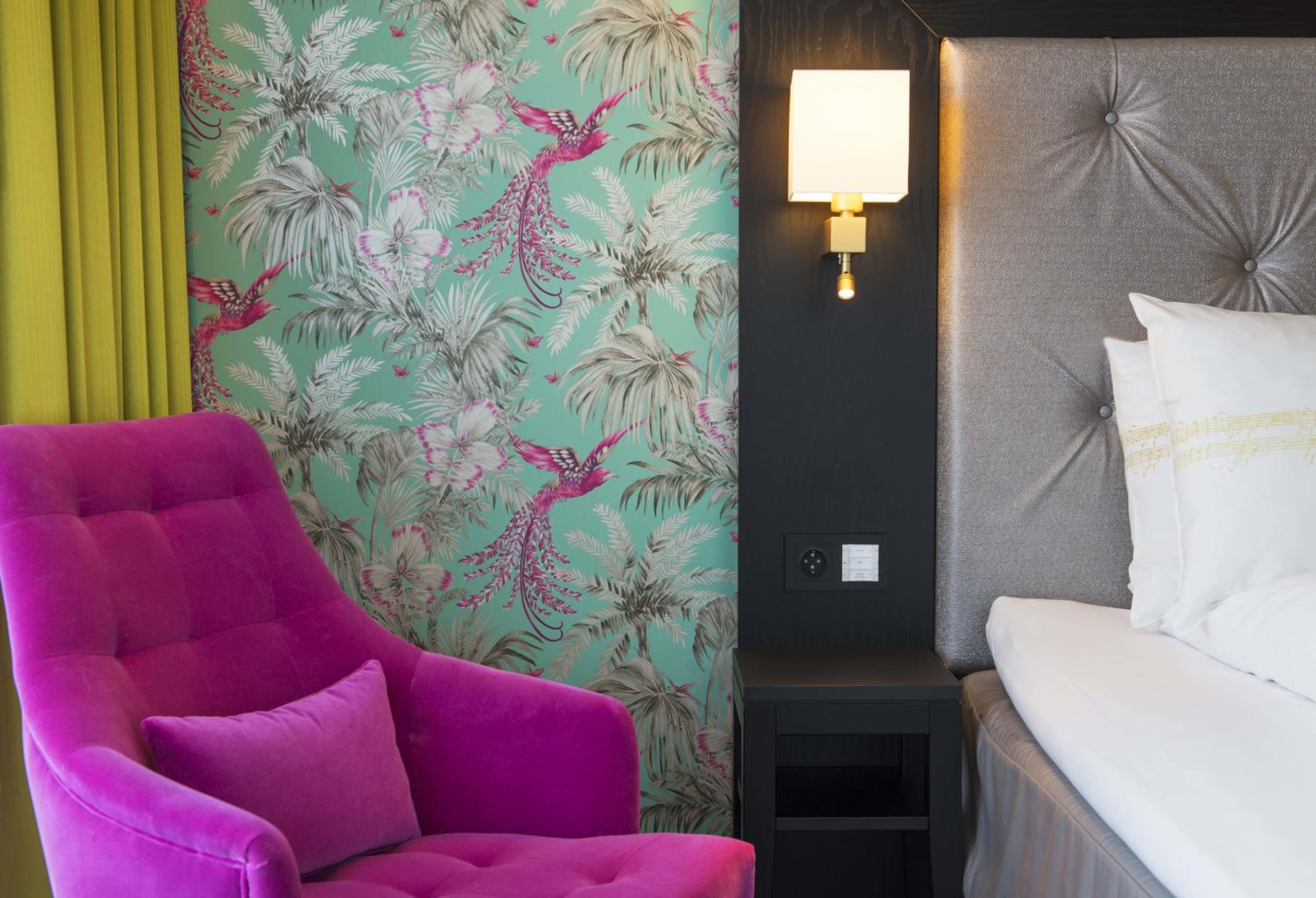Suite - Photo 5
