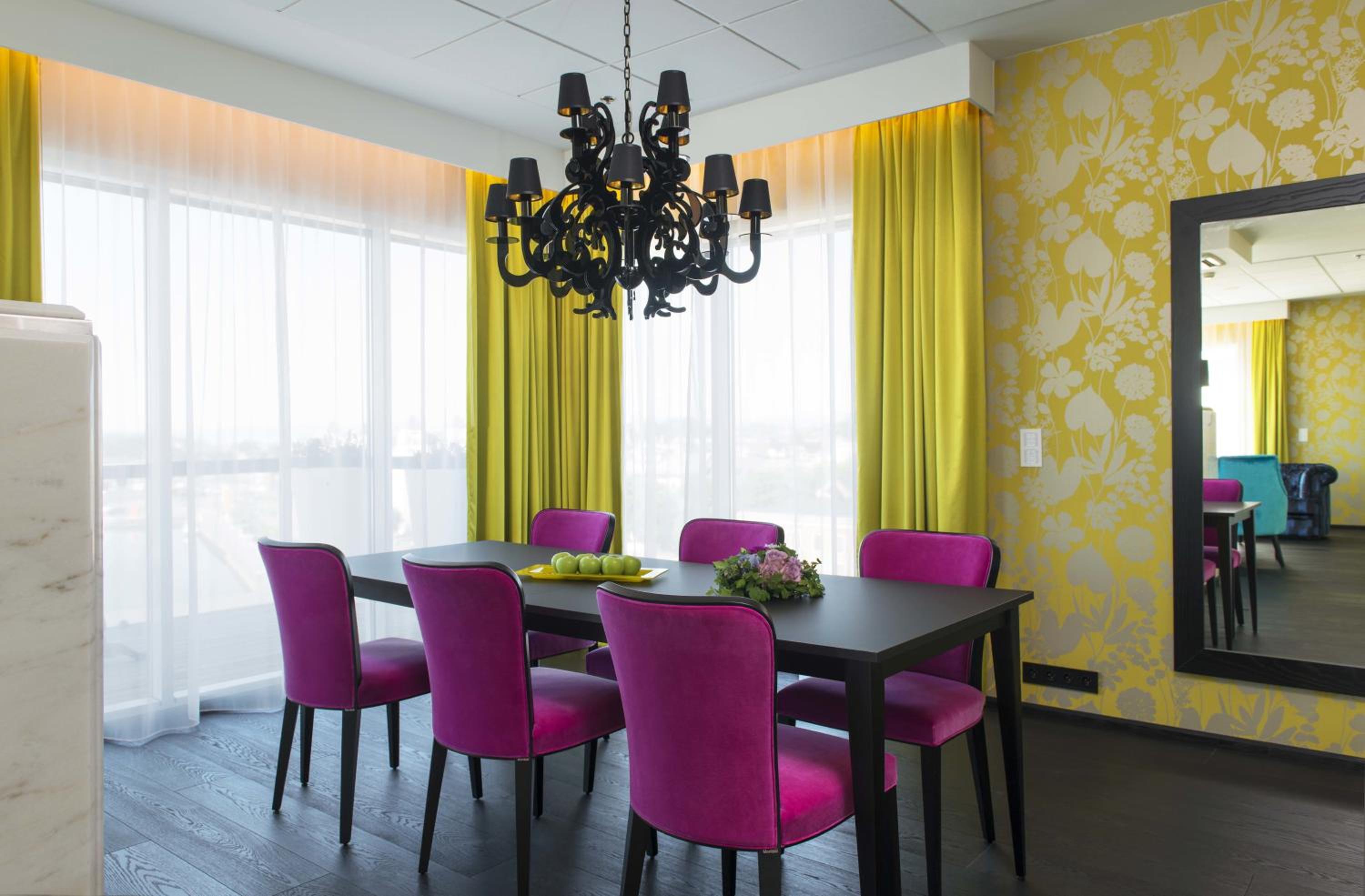 Suite - Photo 2