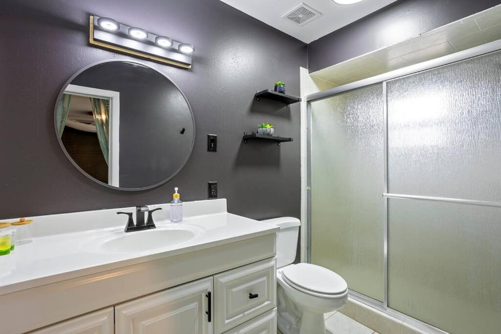 Three-Bedroom House photo 2