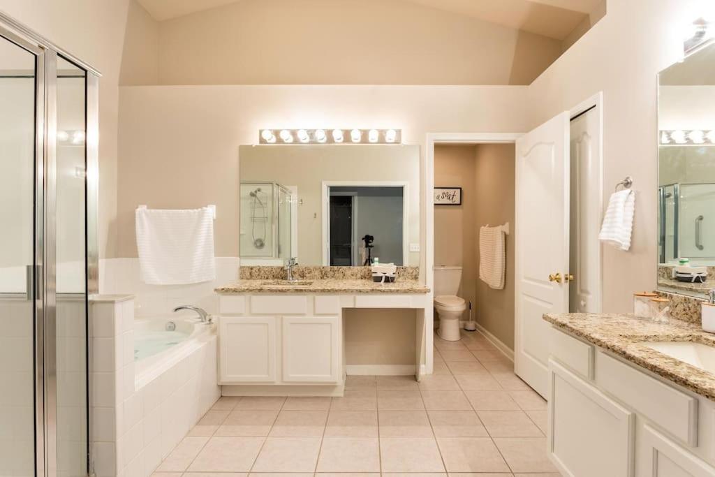 Four-Bedroom House photo 2