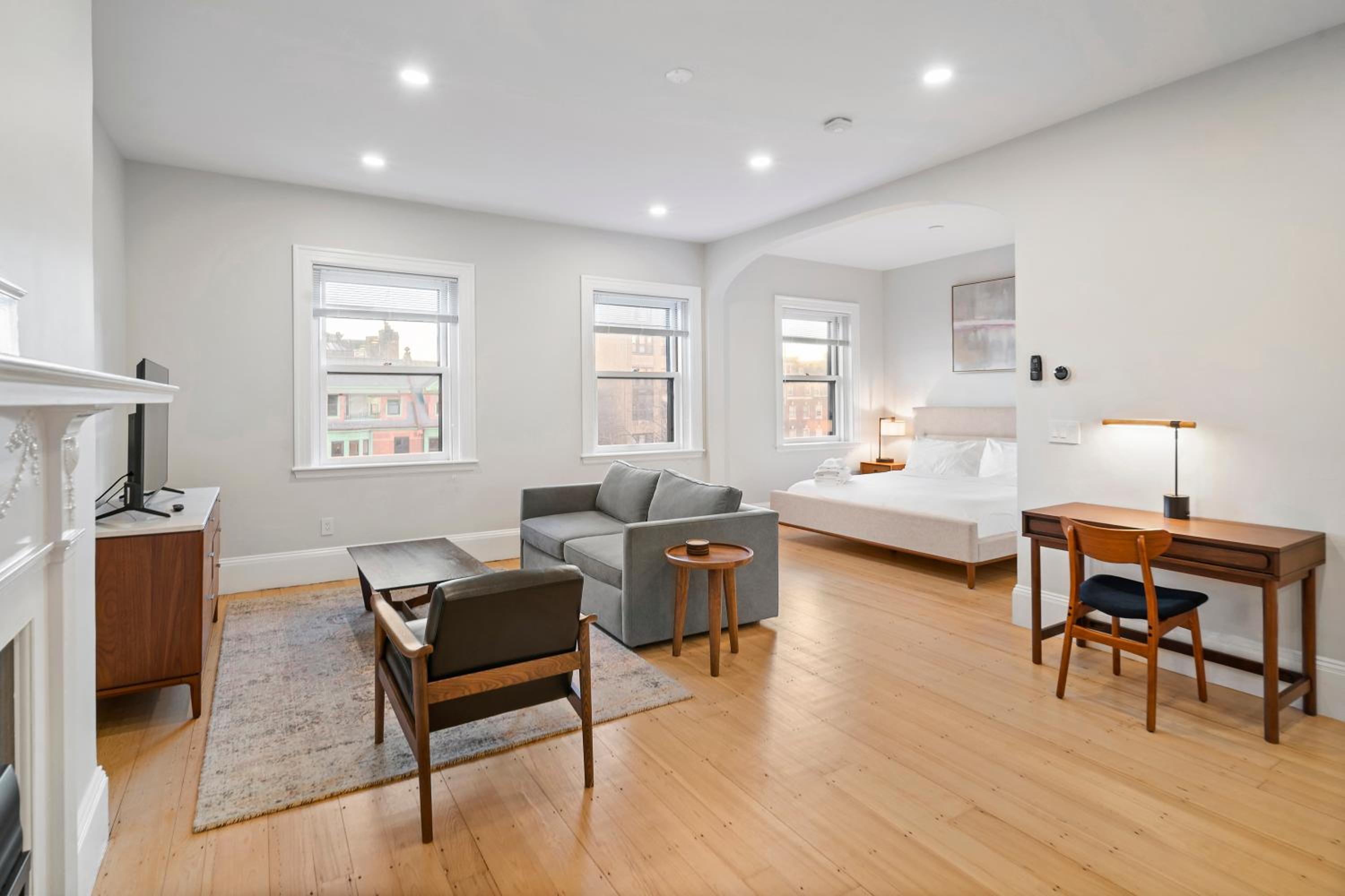Suite with City View photo 1