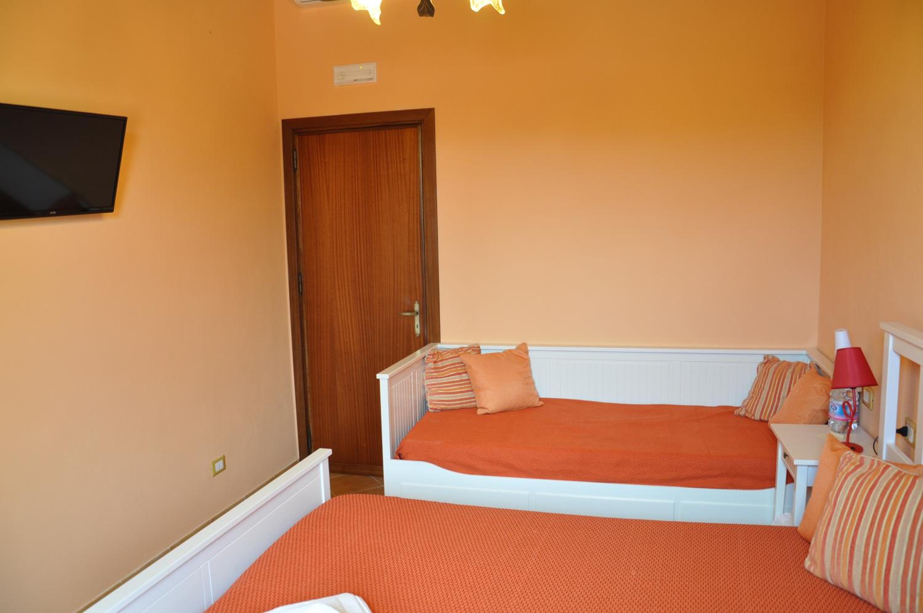 Triple Room - Photo 2