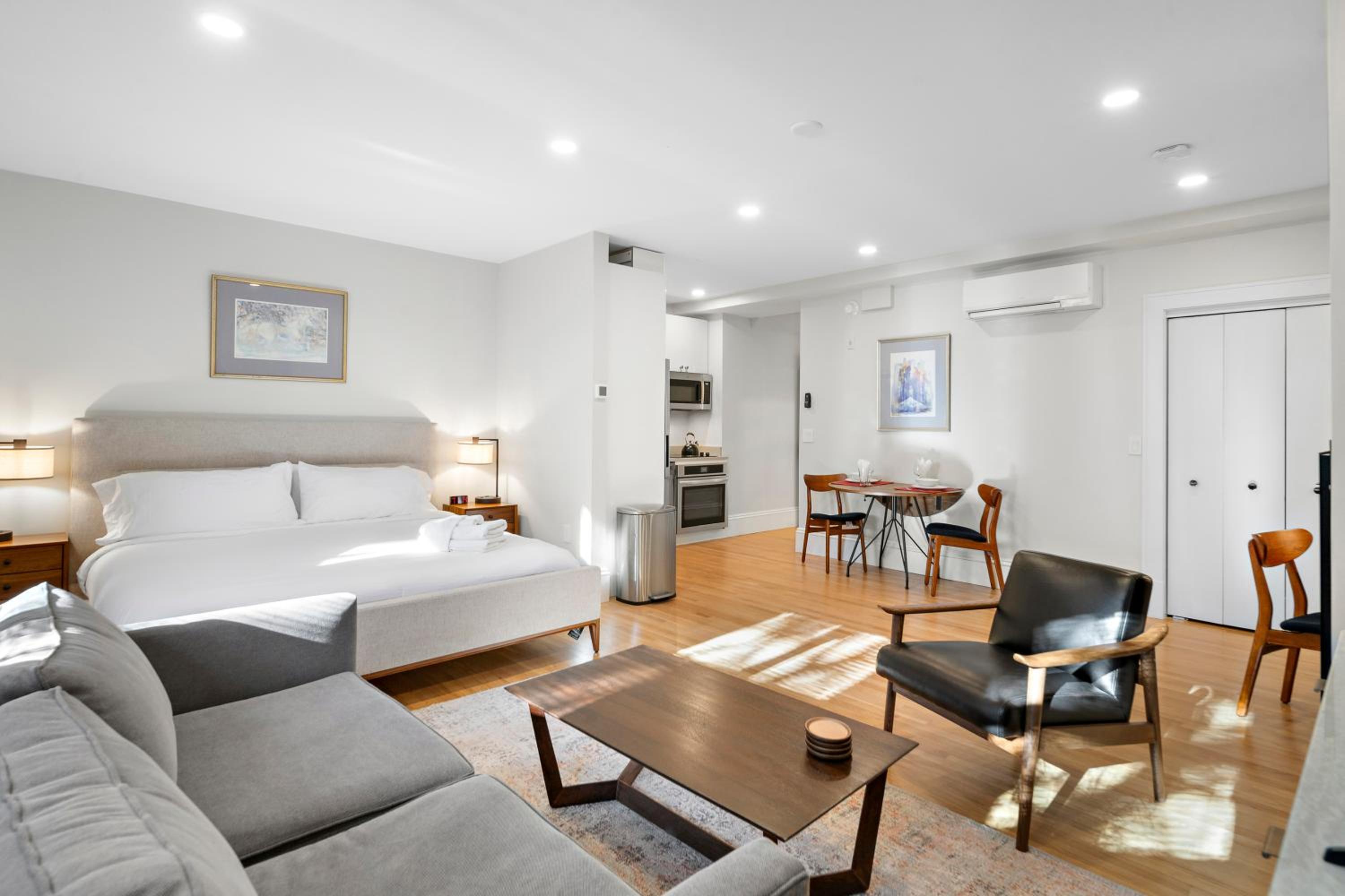 Deluxe Suite photo 1