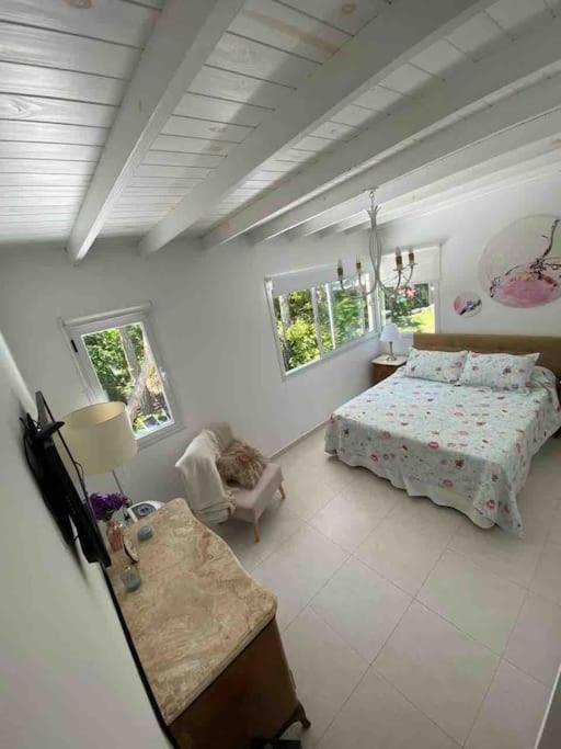 Three-Bedroom House photo 3