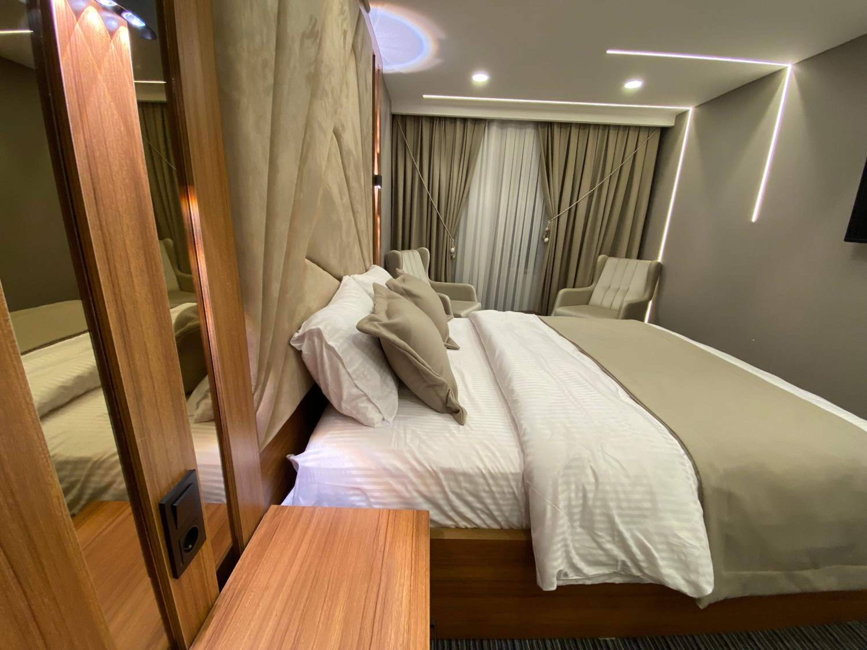 Budget Double Room photo 2
