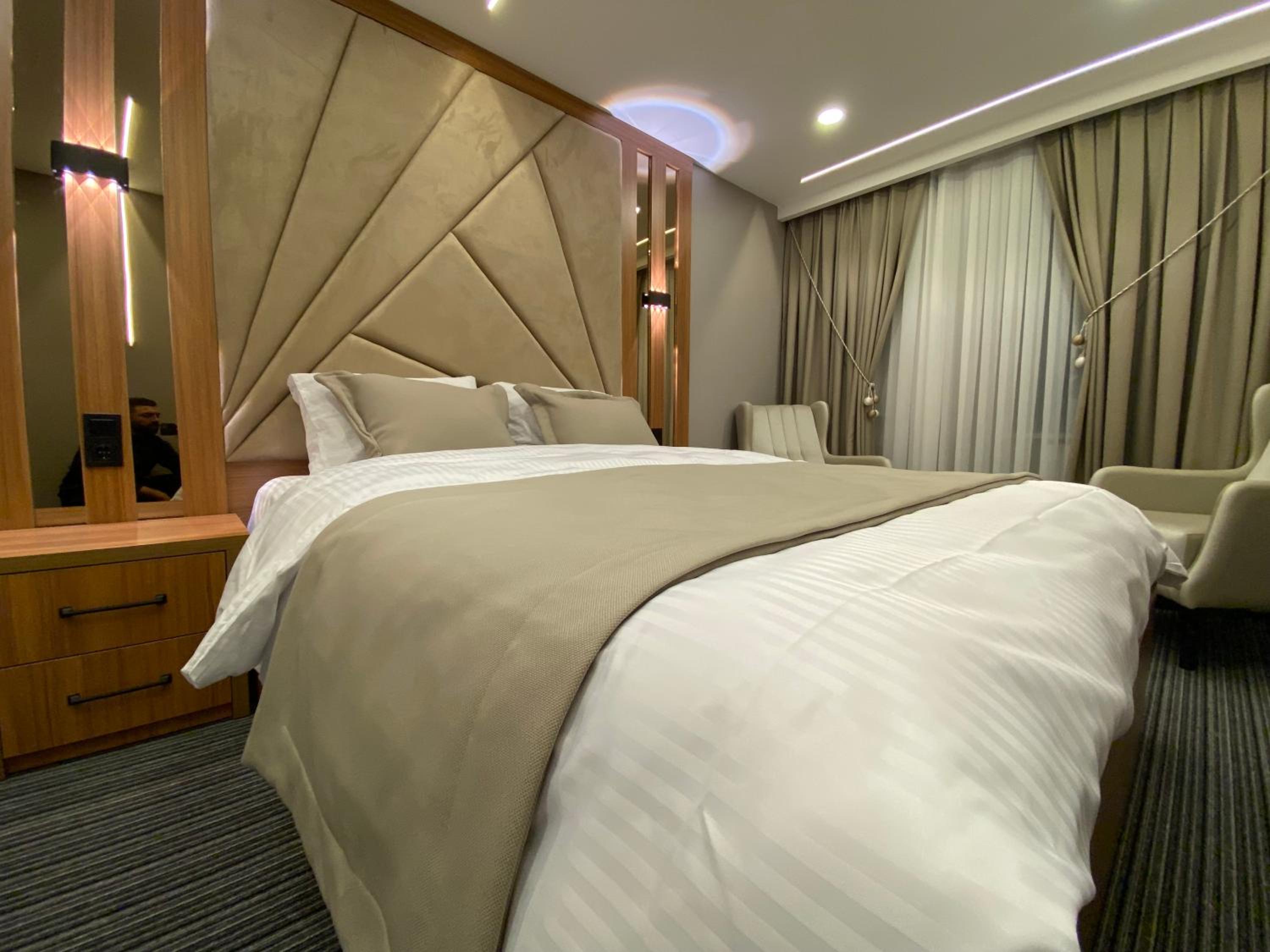 Budget Double Room photo 3