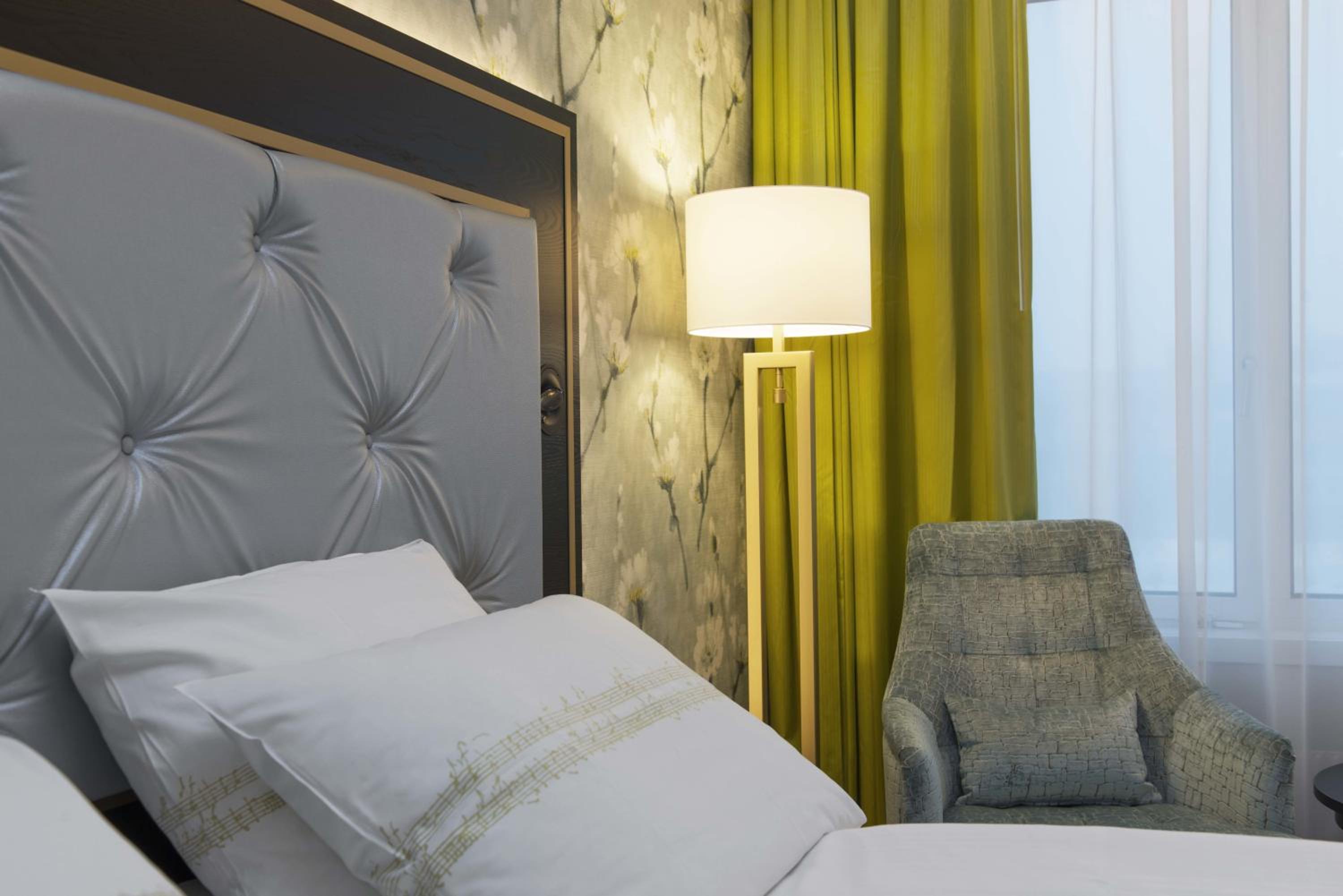 Standard Twin Room - Photo 3