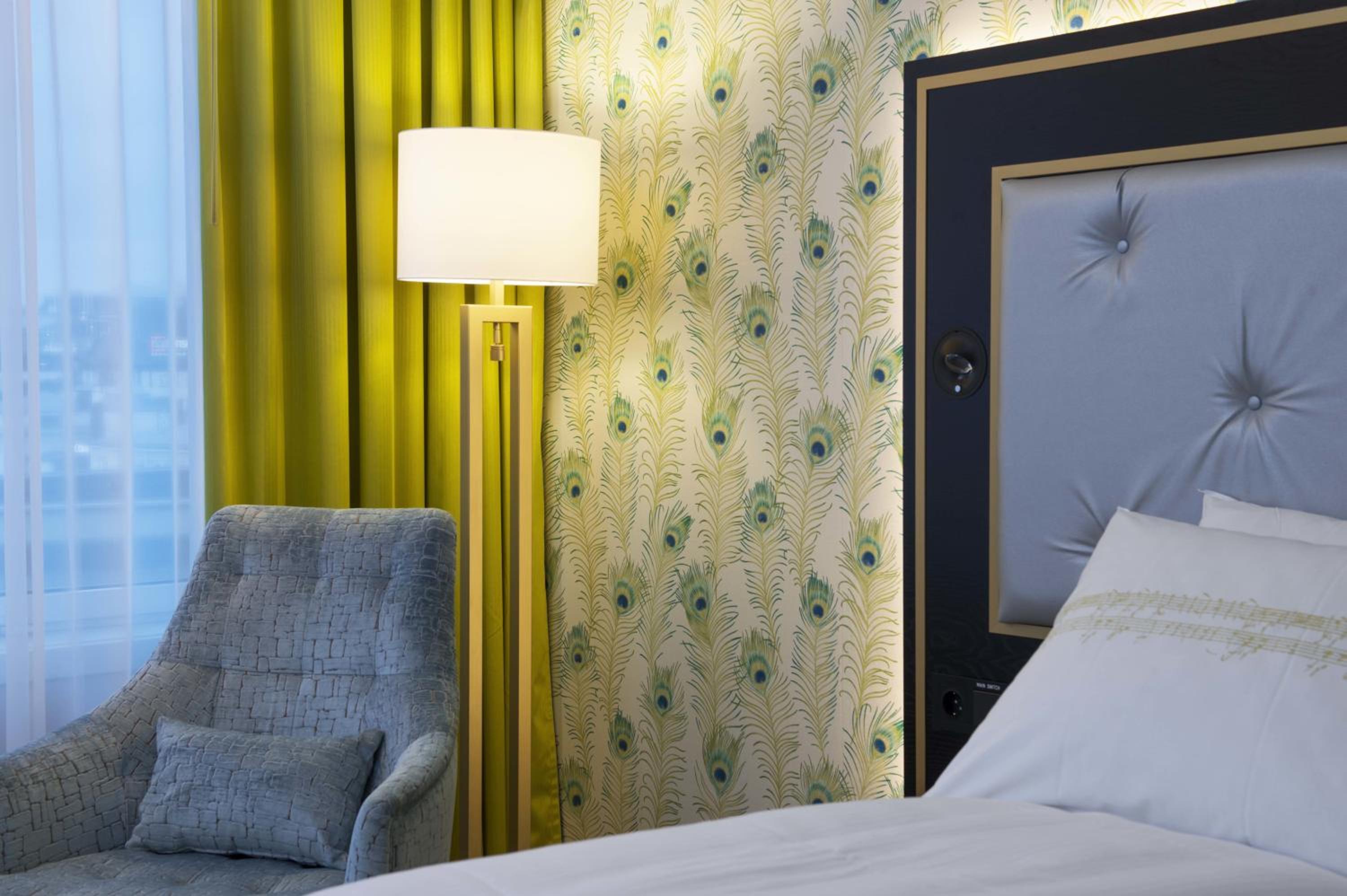 Standard Twin Room - Photo 4