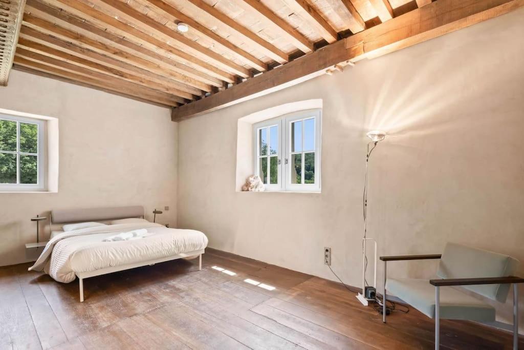 Three-Bedroom House photo 1