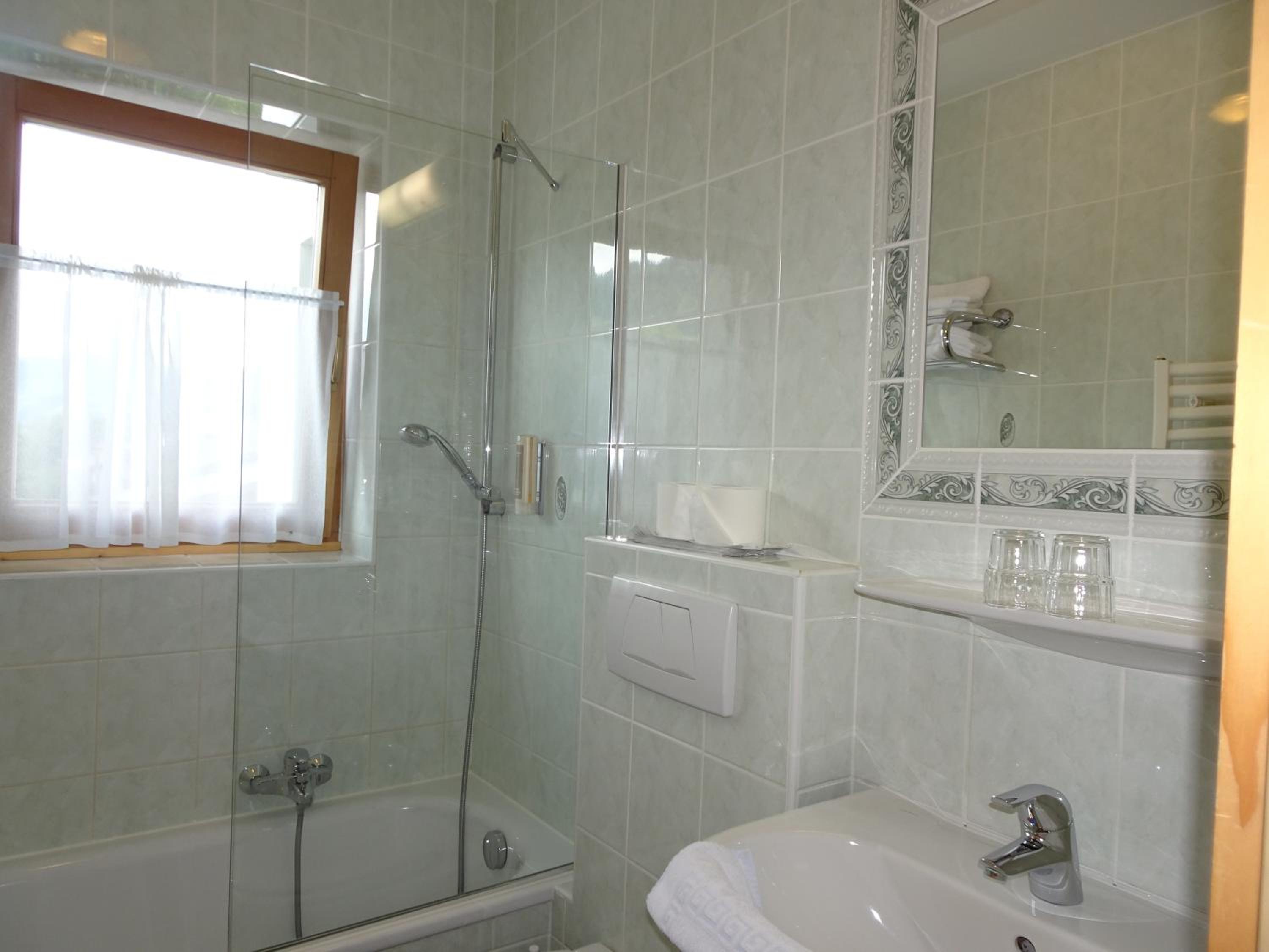 Standard Double Room - Photo 2