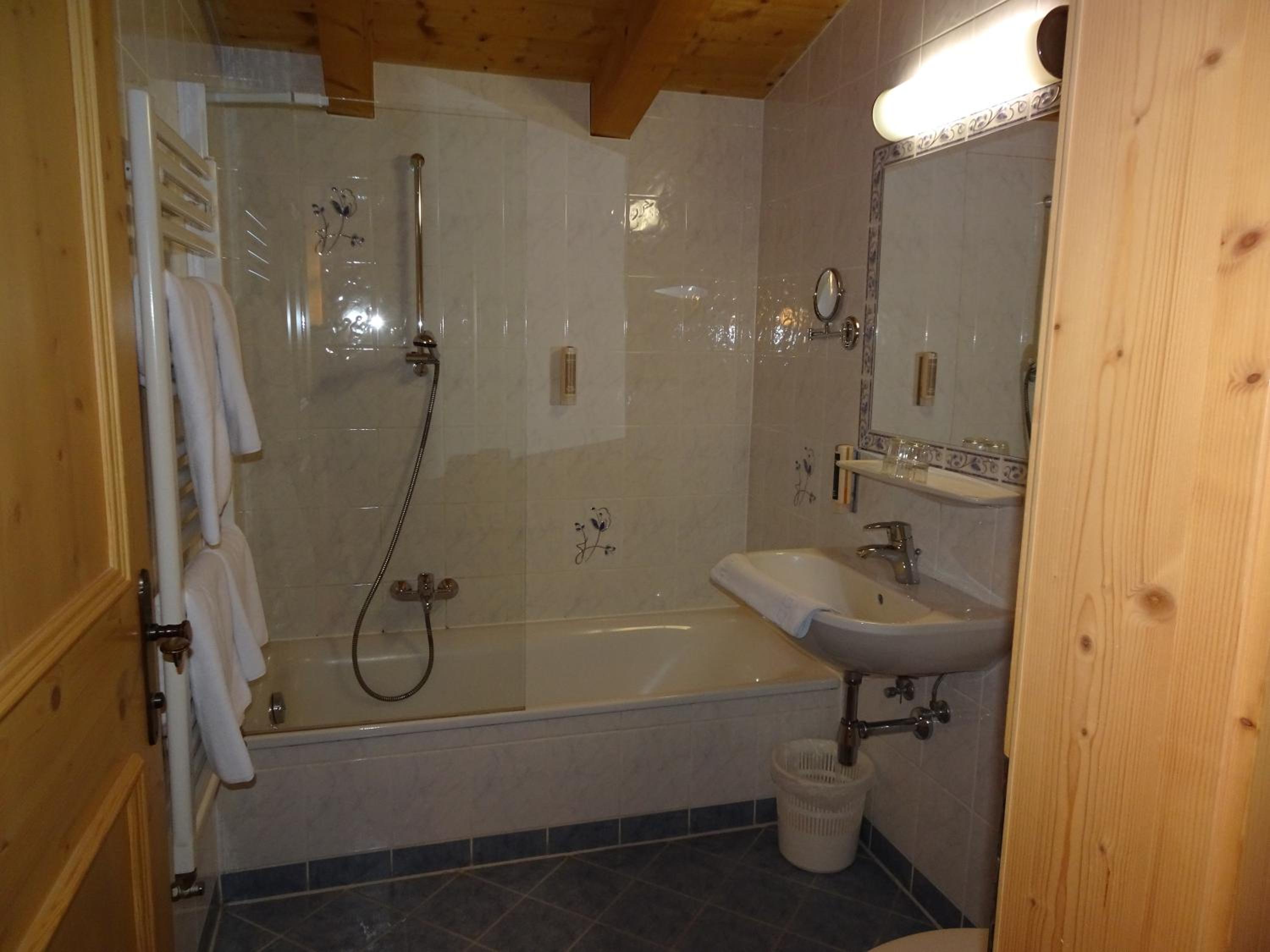 Suite - Photo 2