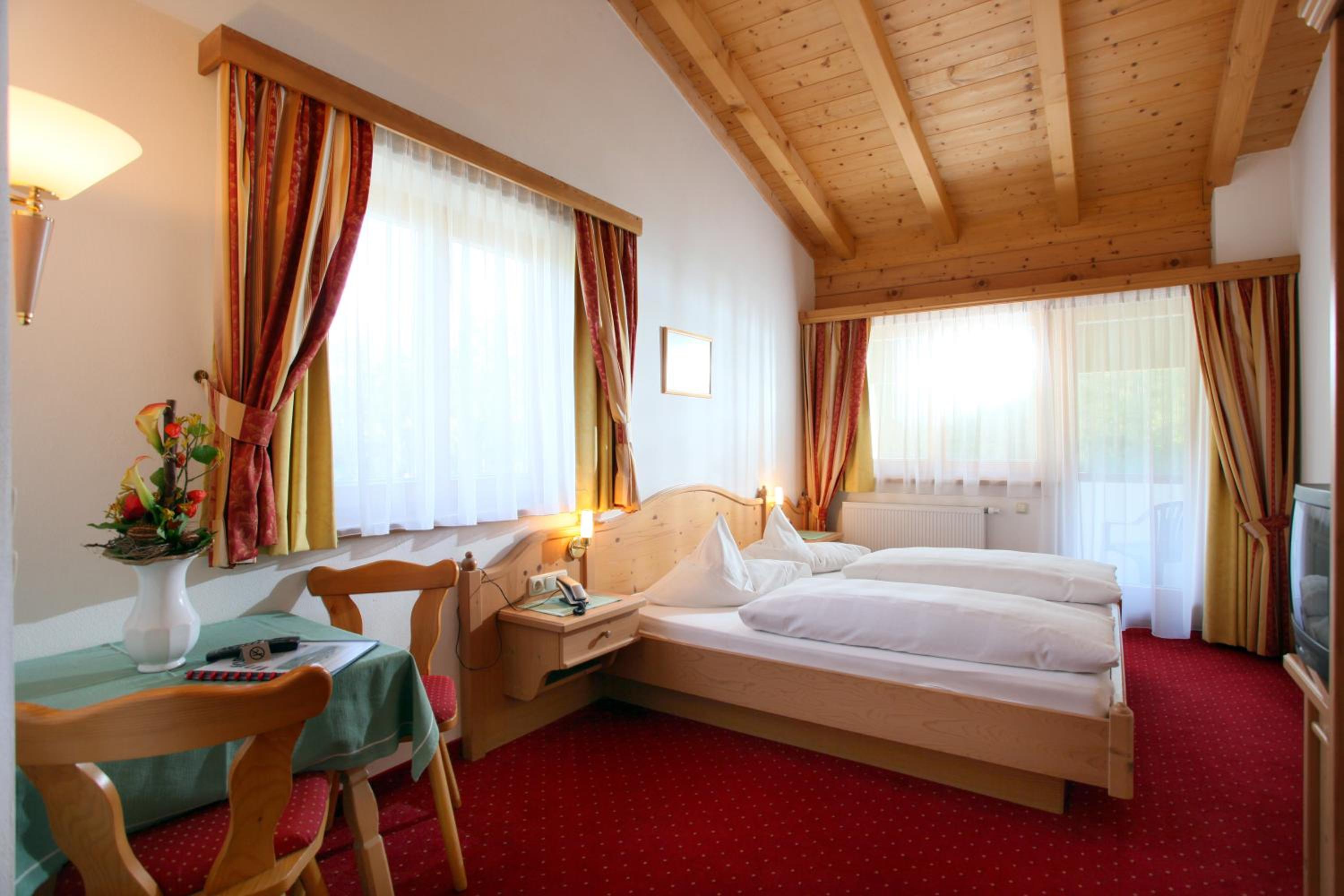 Standard Double Room - Photo 4