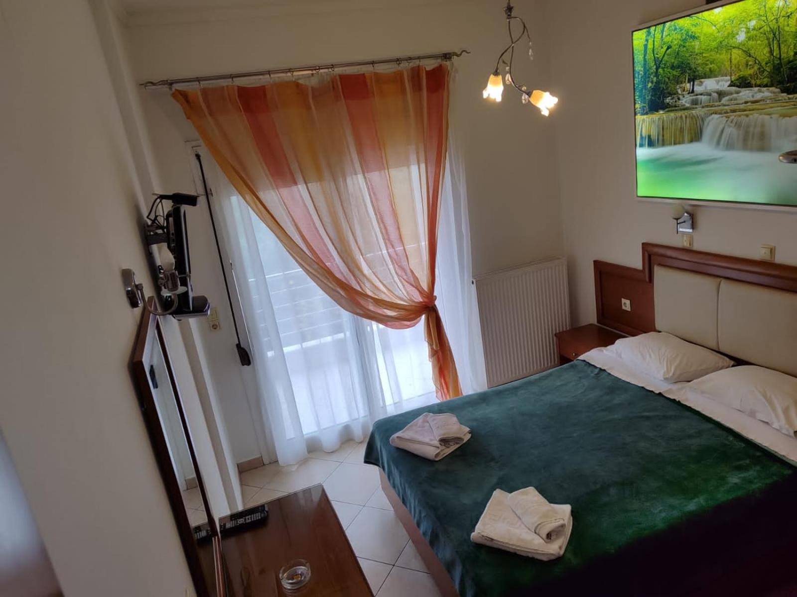 One-Bedroom Apartment - Photo 1