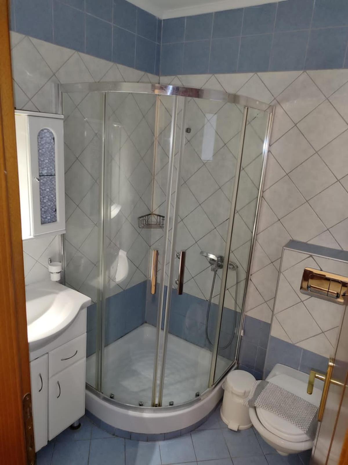 One-Bedroom Apartment - Photo 4