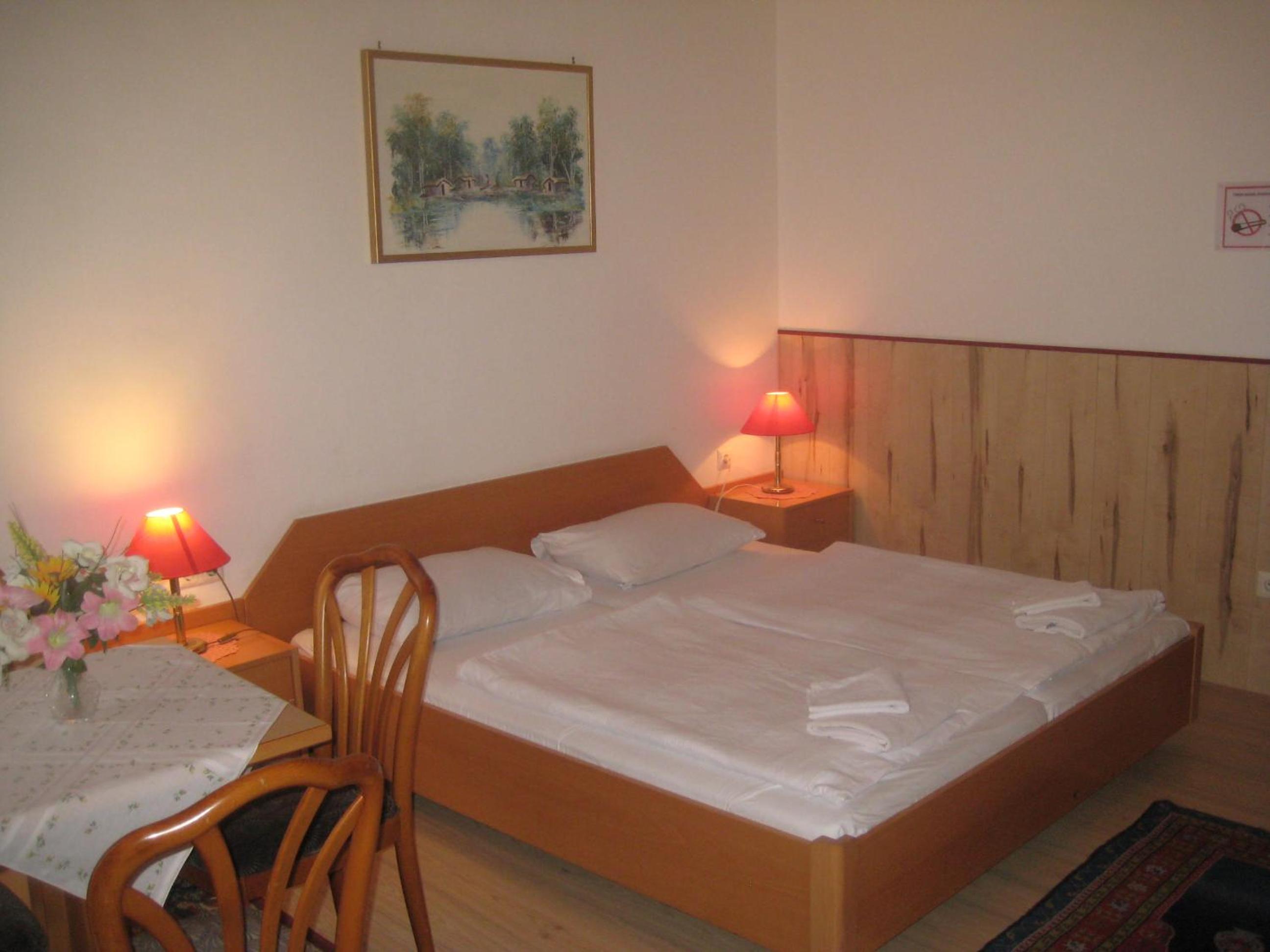 Twin Room with Private Bathroom
