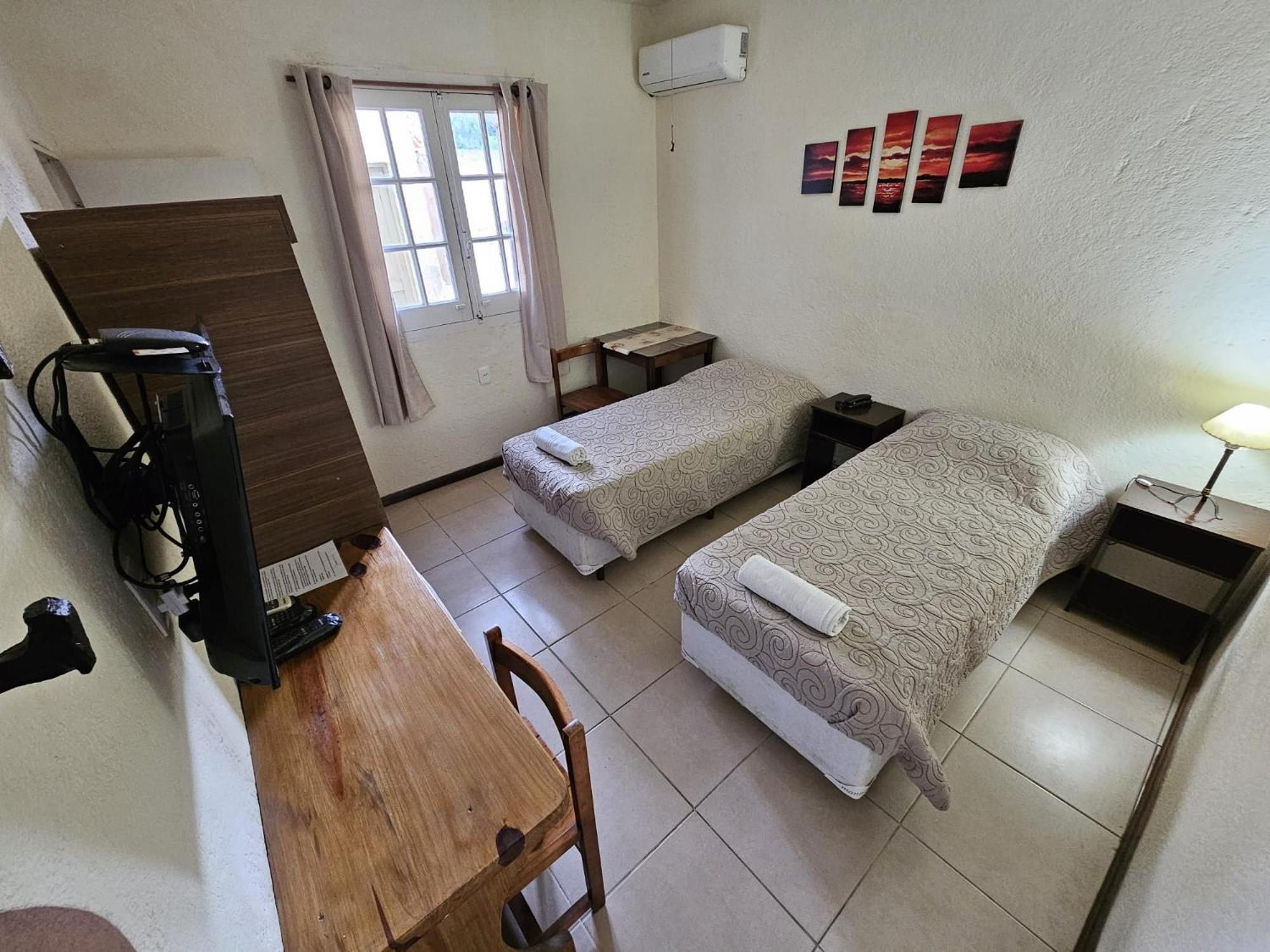Standard Twin Room photo 2