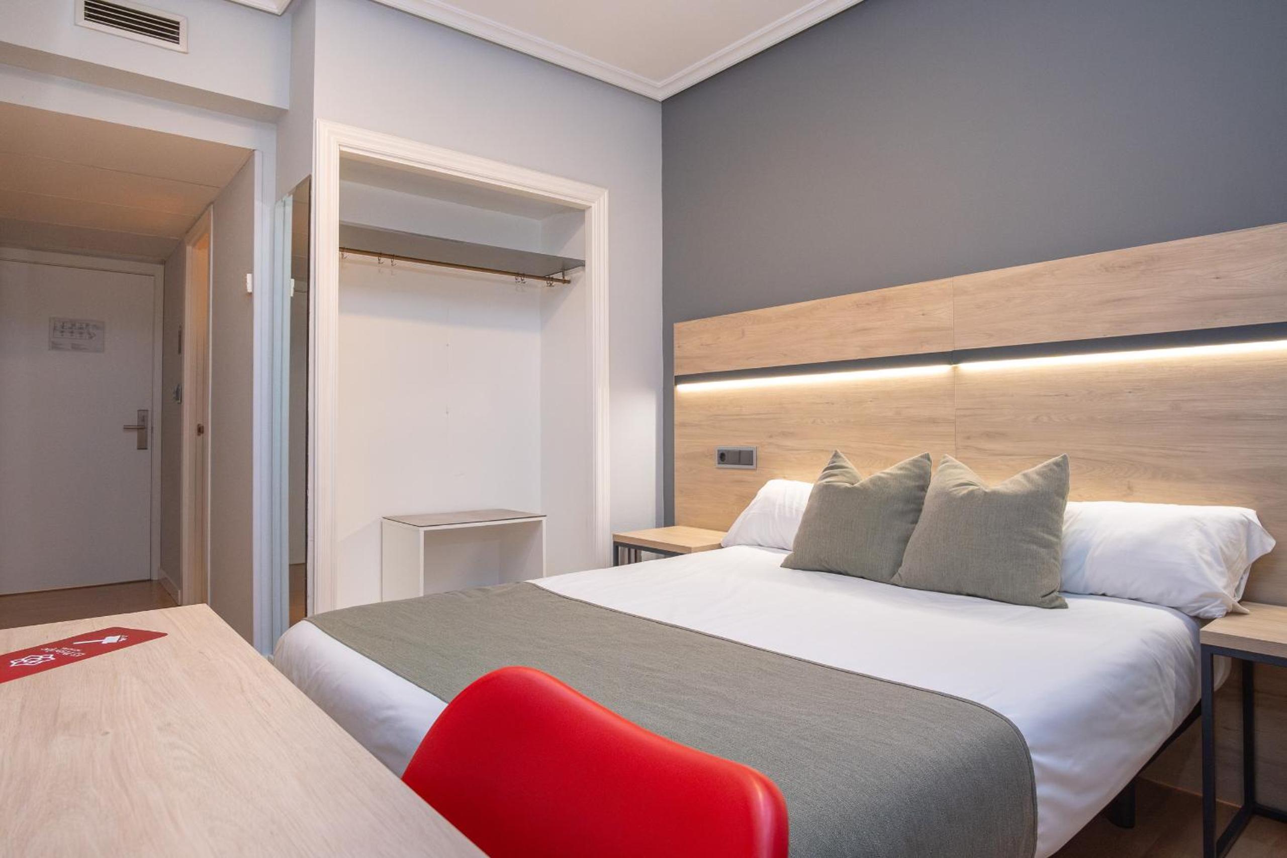 Economy Double Room photo 2
