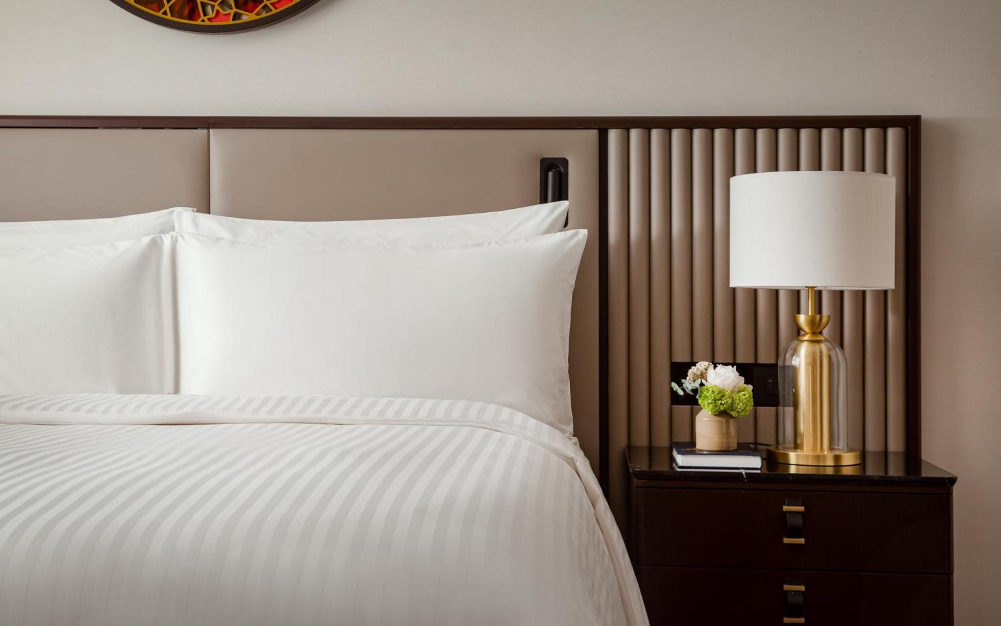 Classic King Room - Photo 7