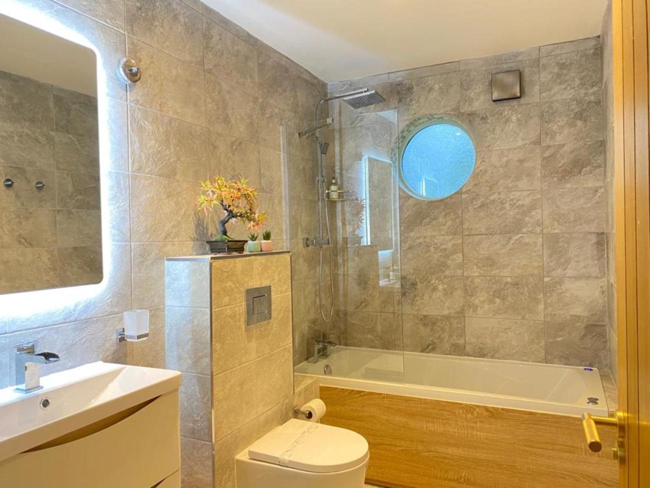 Two-Bedroom Cottage photo 2