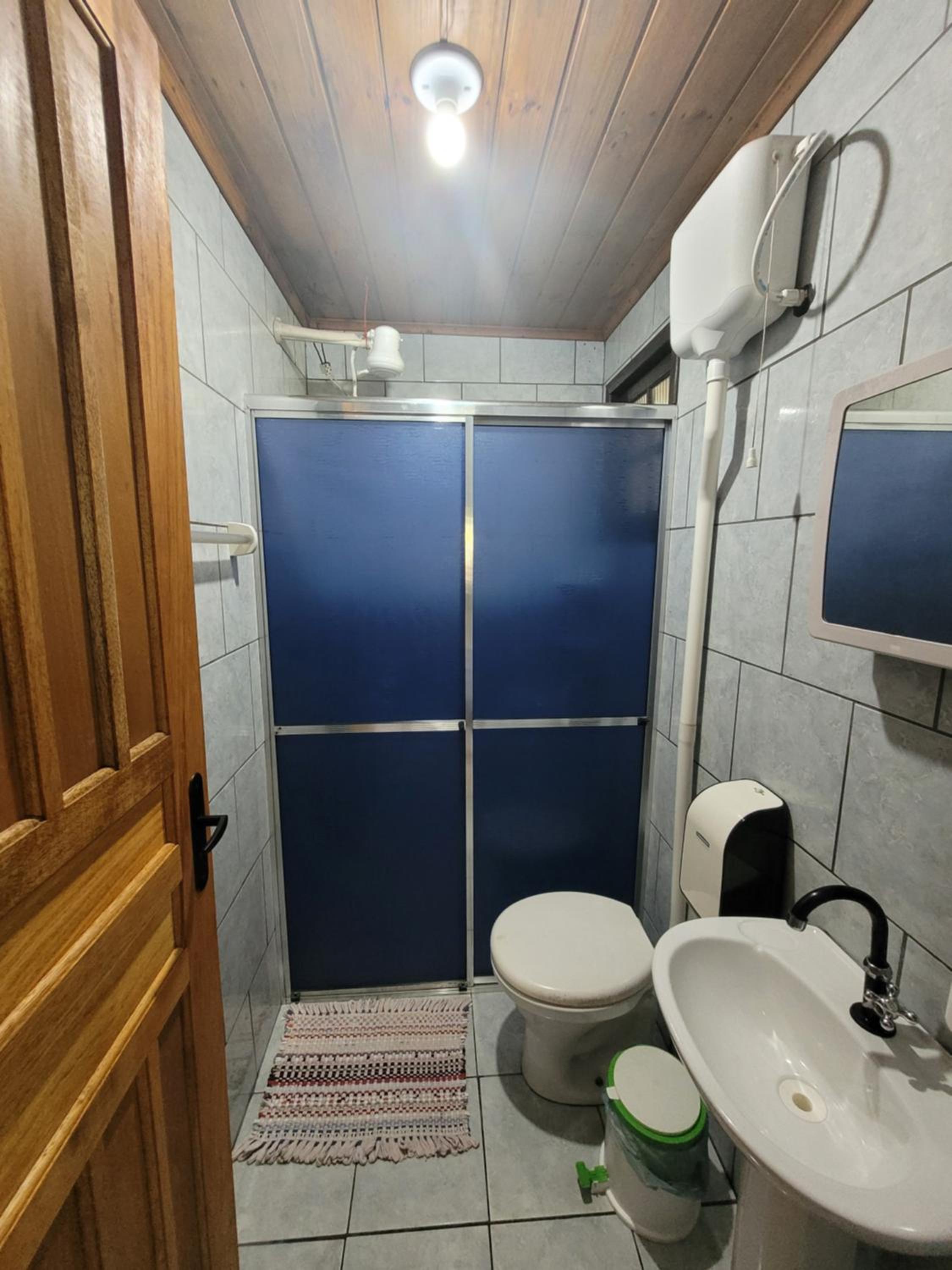 Family Room with Bathroom photo 3
