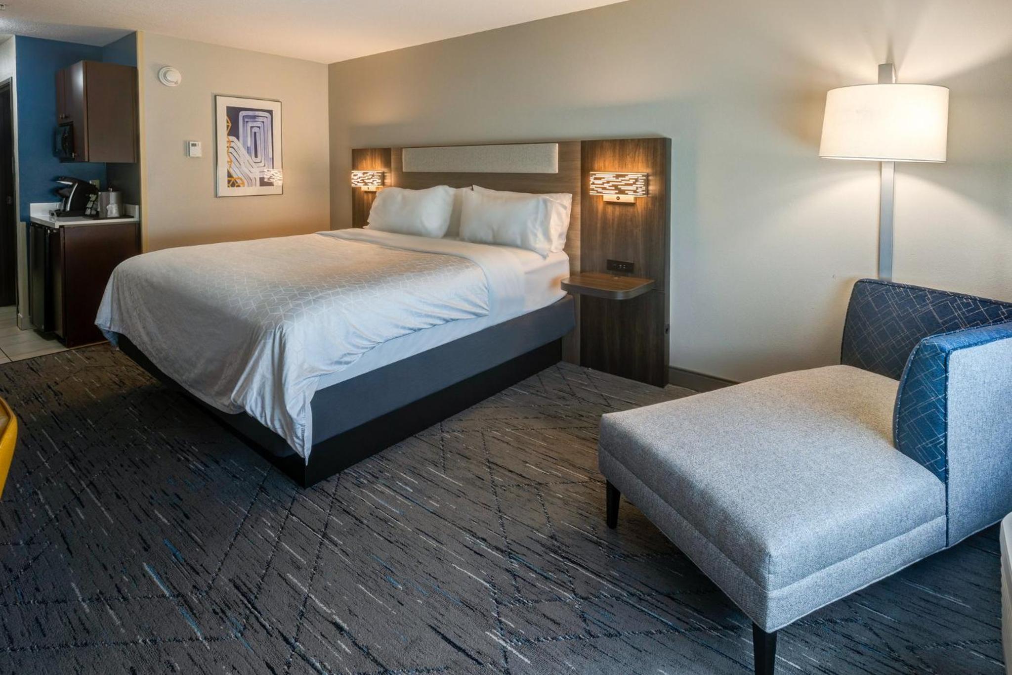 Standard King Room - Photo 1