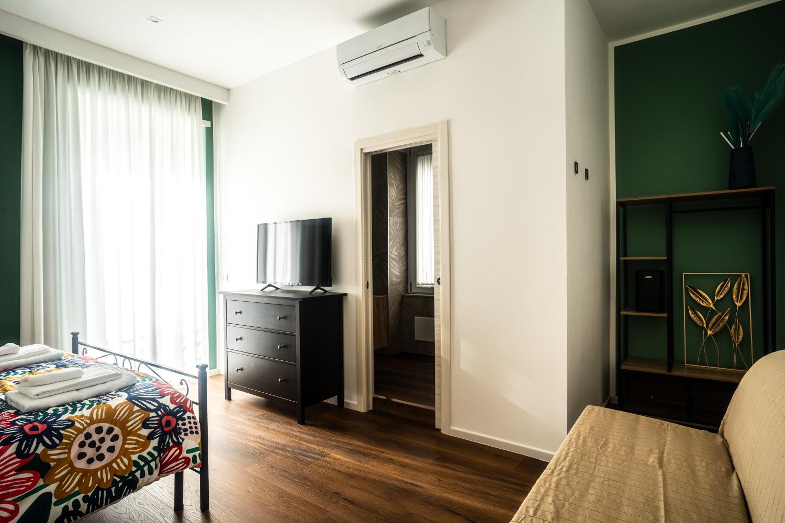 Double Room with Balcony (3 Adults)