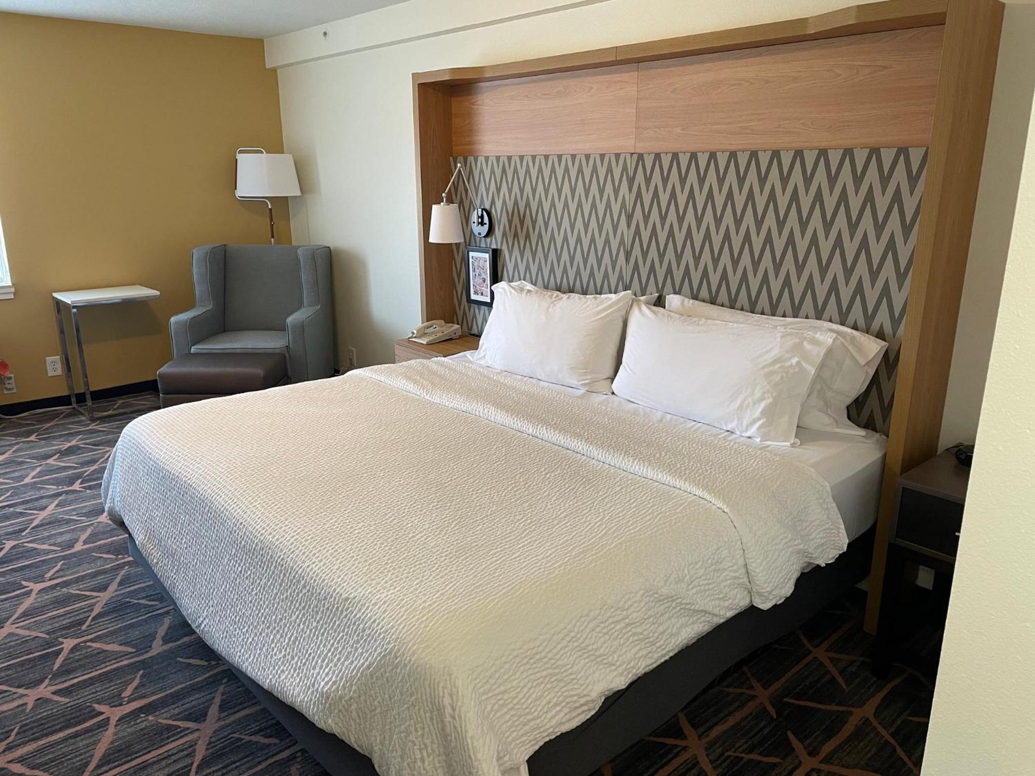 Standard King Room - Photo 2