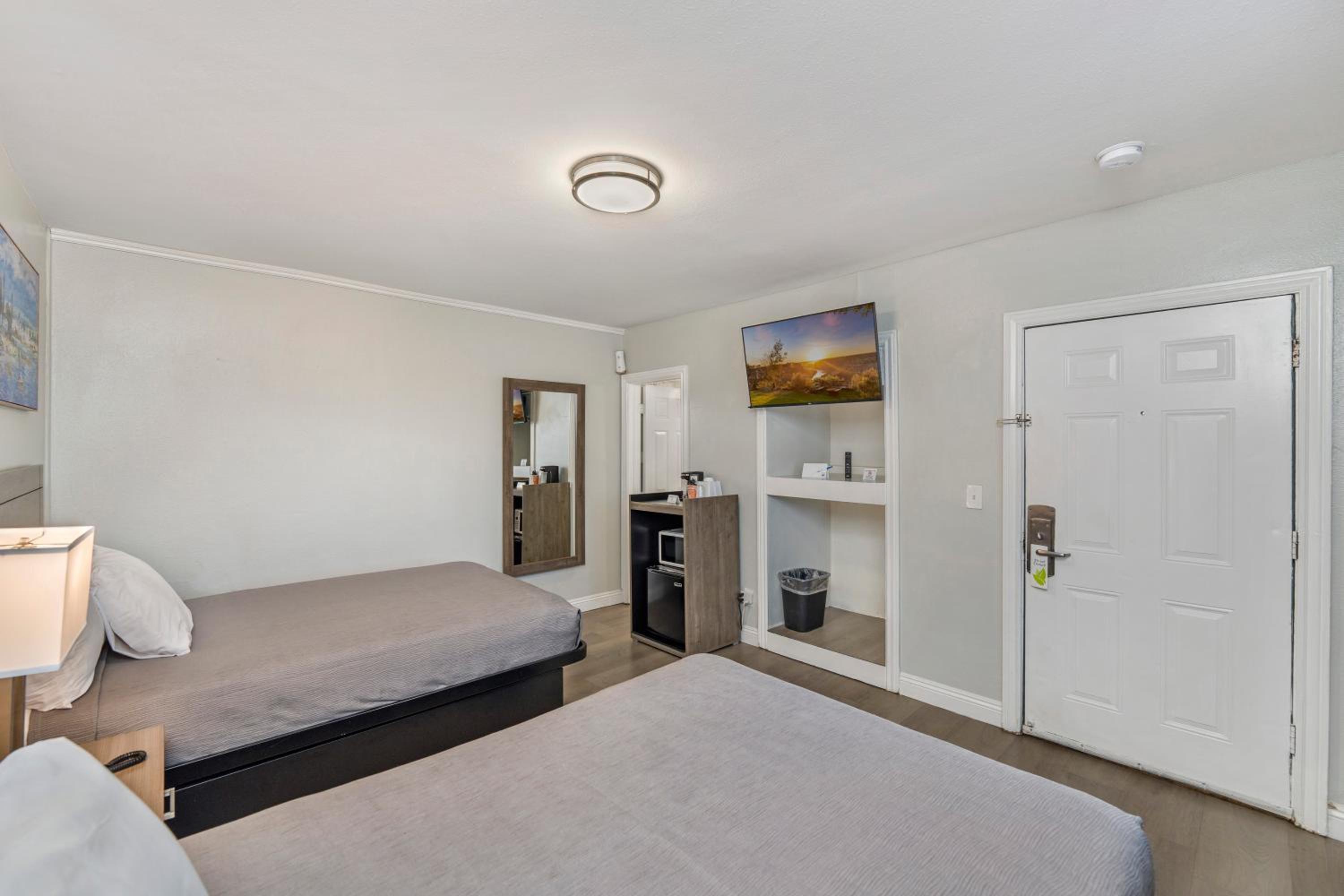 Double Room with Two Doubles Beds - Non-Smoking - Photo 3