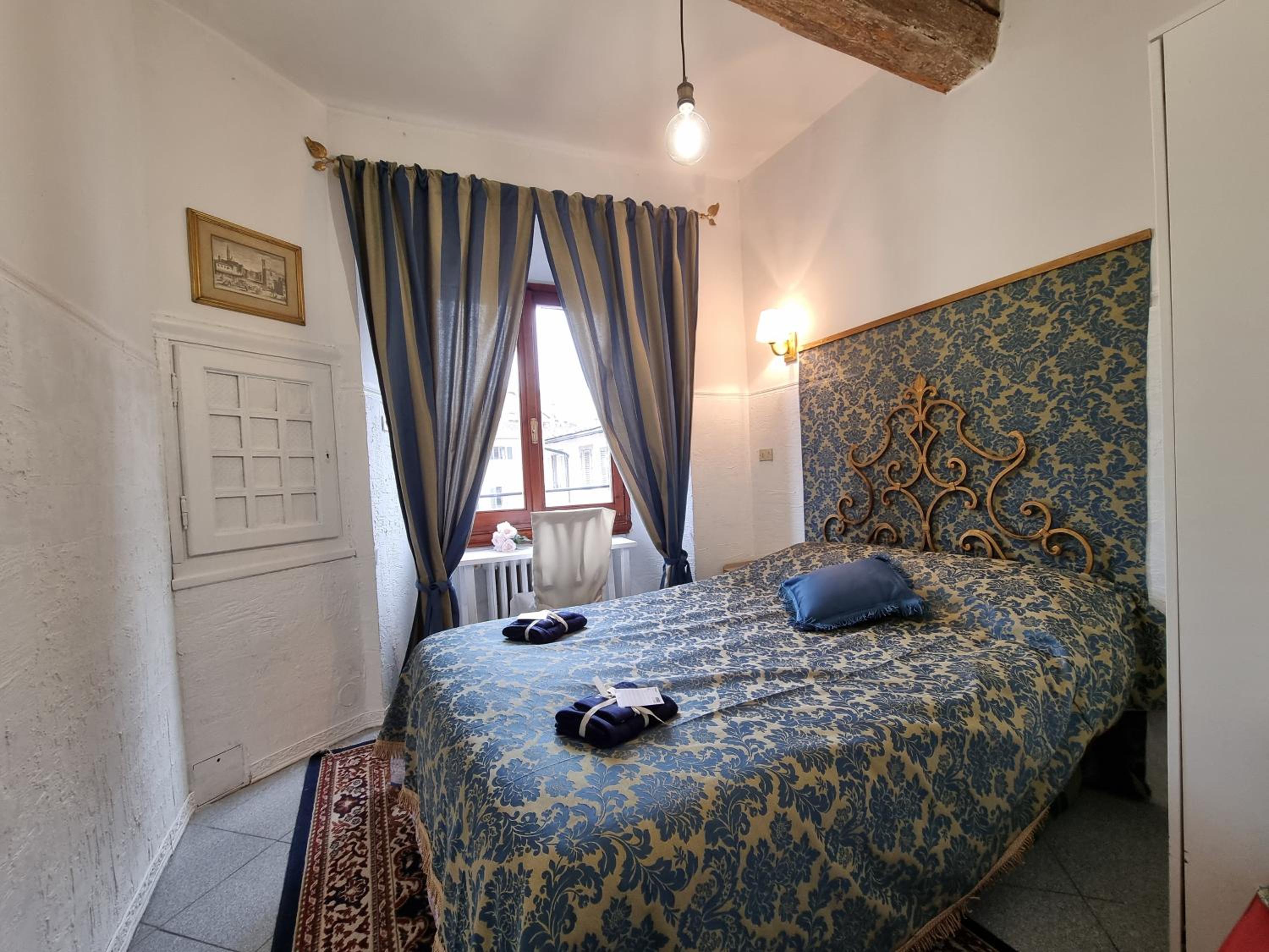 Double Room with Shared Bathroom photo 1