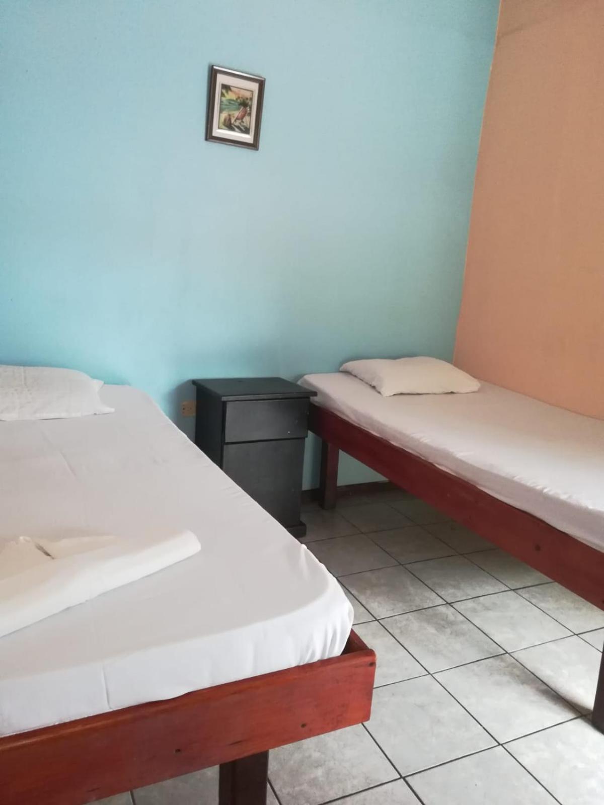 Standard Twin Room with Shared Bathroom photo 3
