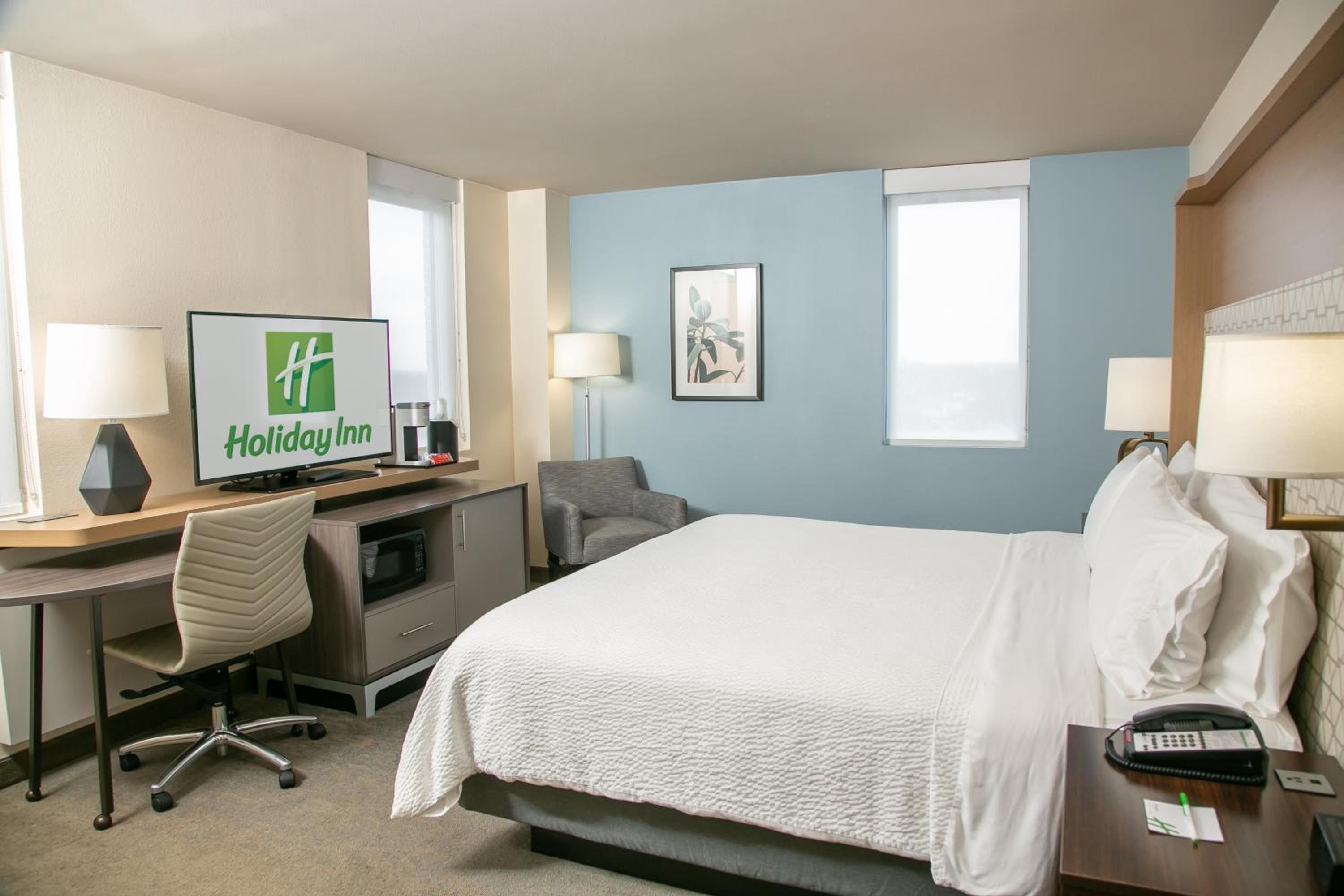 Standard King Room - Photo 6