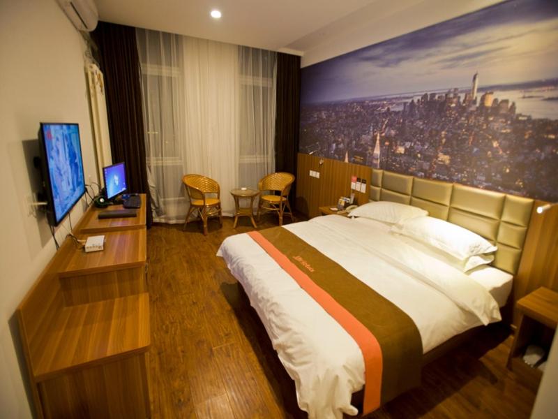 Business Queen Room