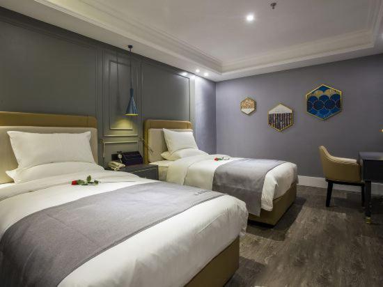 Lanyi Twin Room