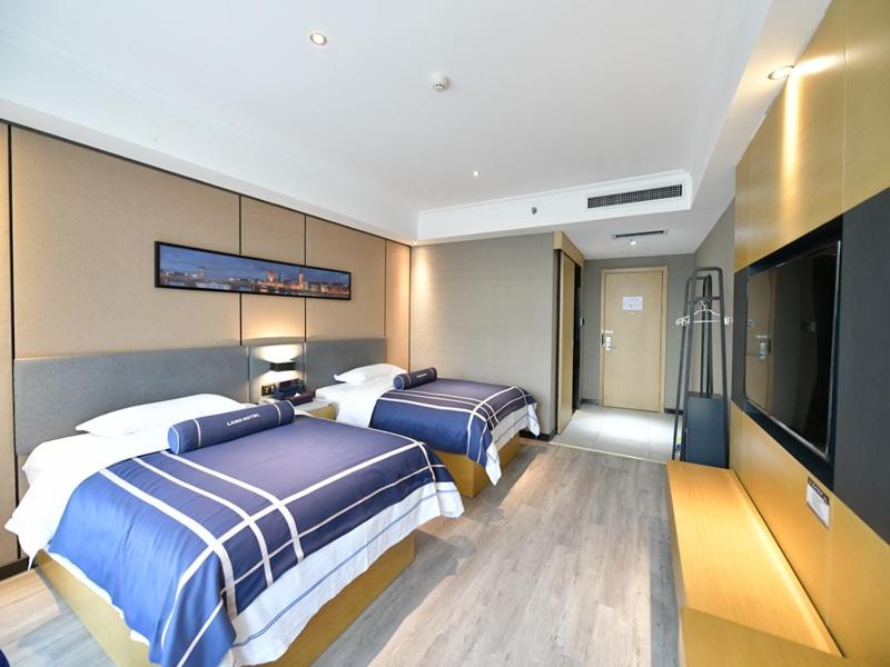 Superior Intelligence Twin Room