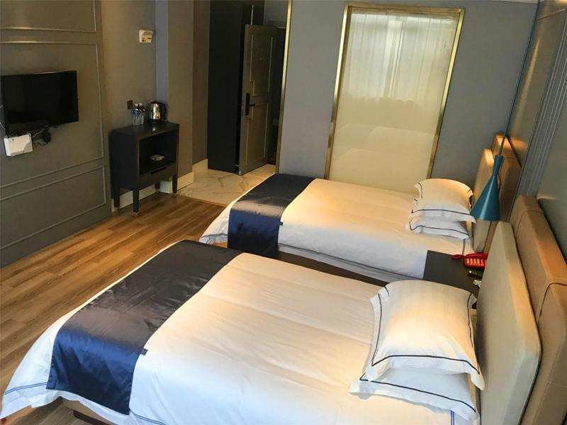 Lanyi Twin Room