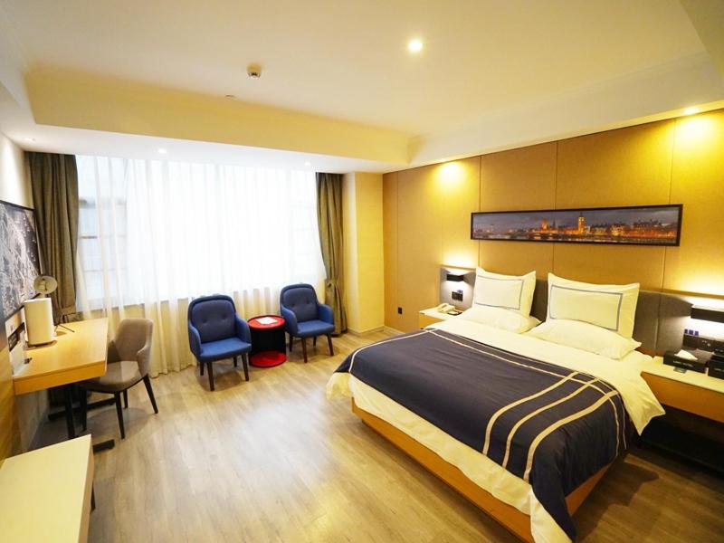 Deluxe King Room photo 2