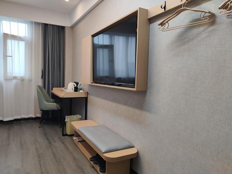 Business Twin Room - Photo 3