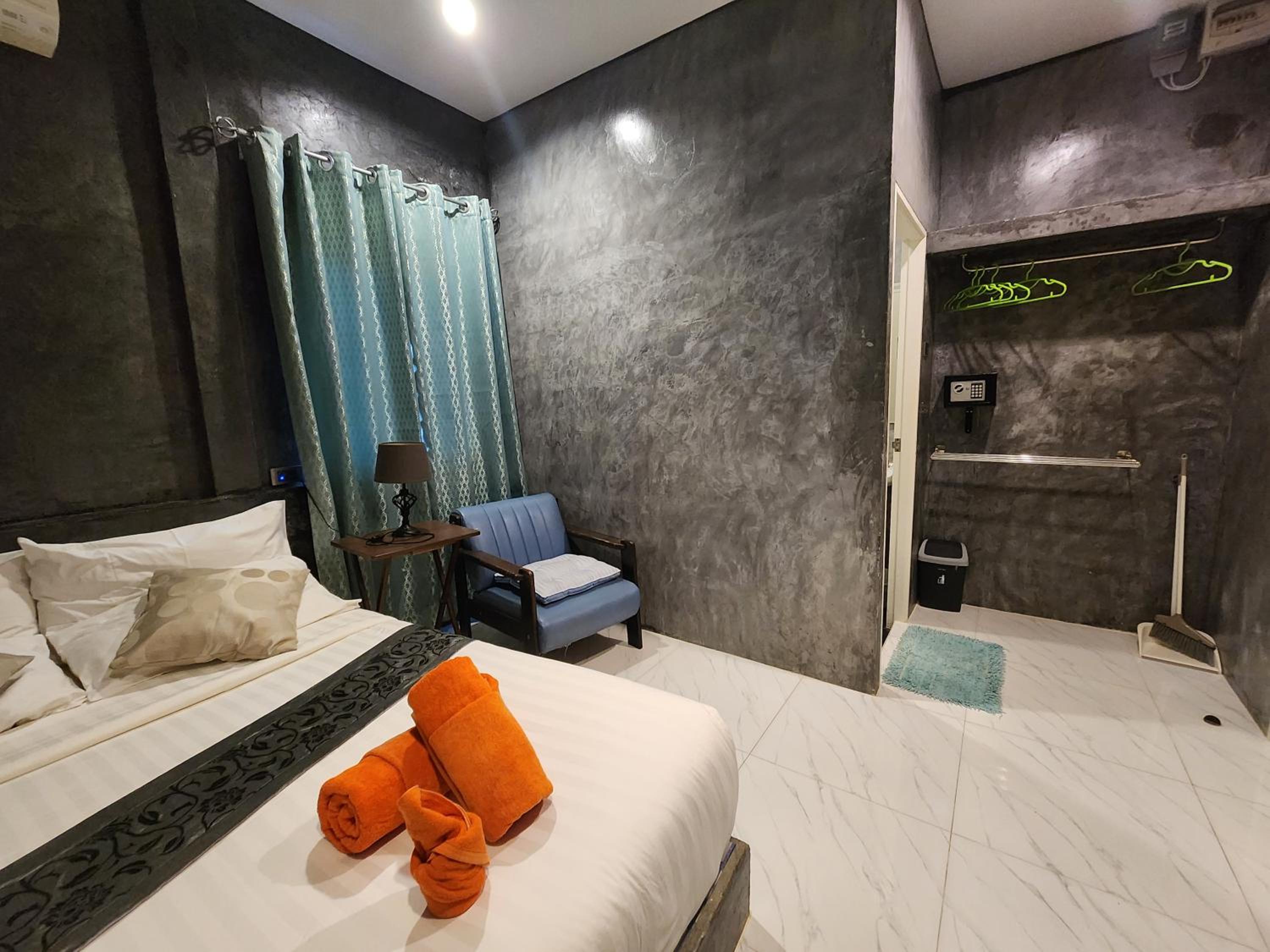 Superior Room with Garden View - Photo 13