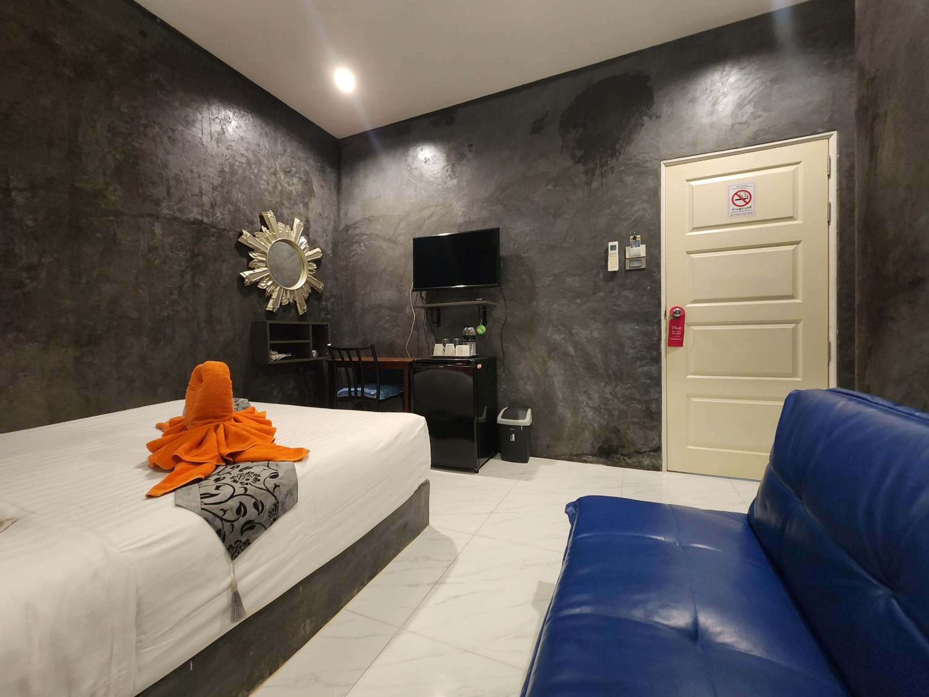 Deluxe Room with Garden View - Photo 4