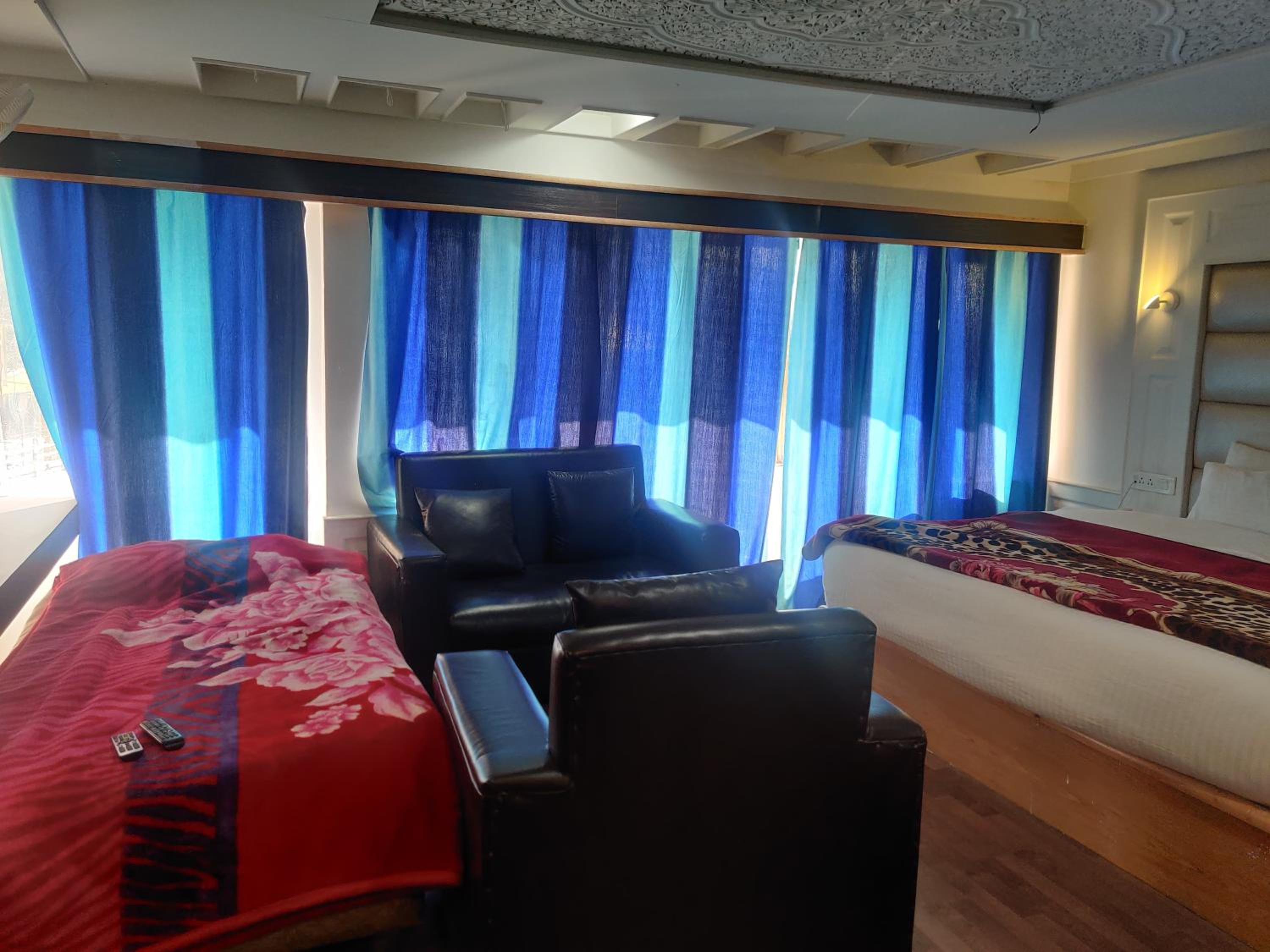 Triple Room With Mountain View photo 2