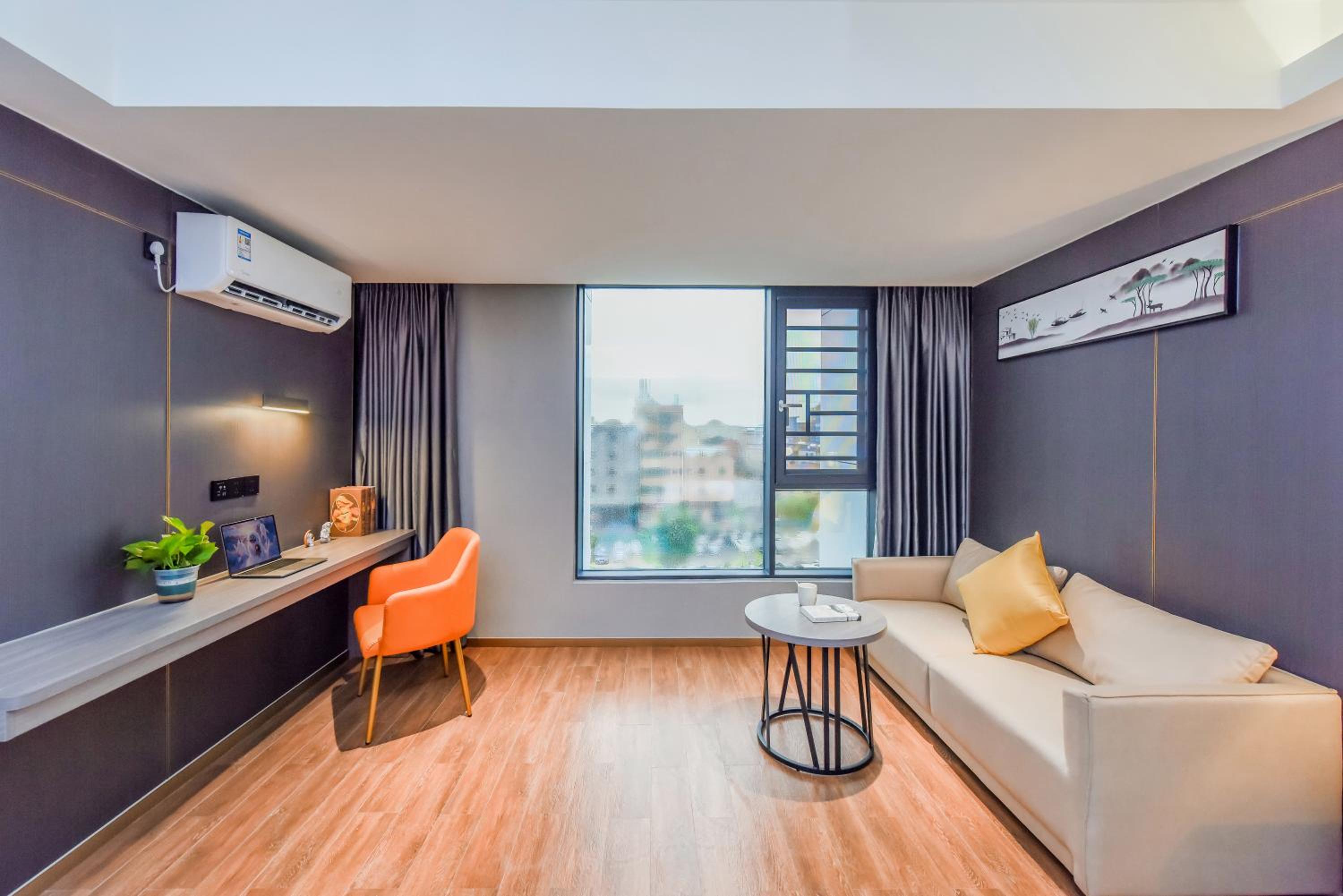 Premium Queen Room