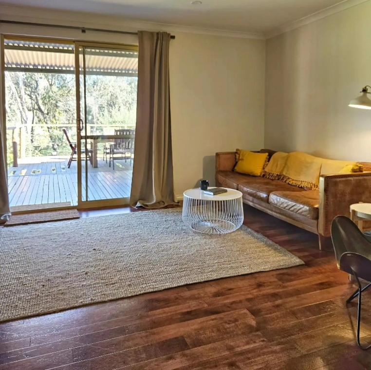 Three-Bedroom House photo 2
