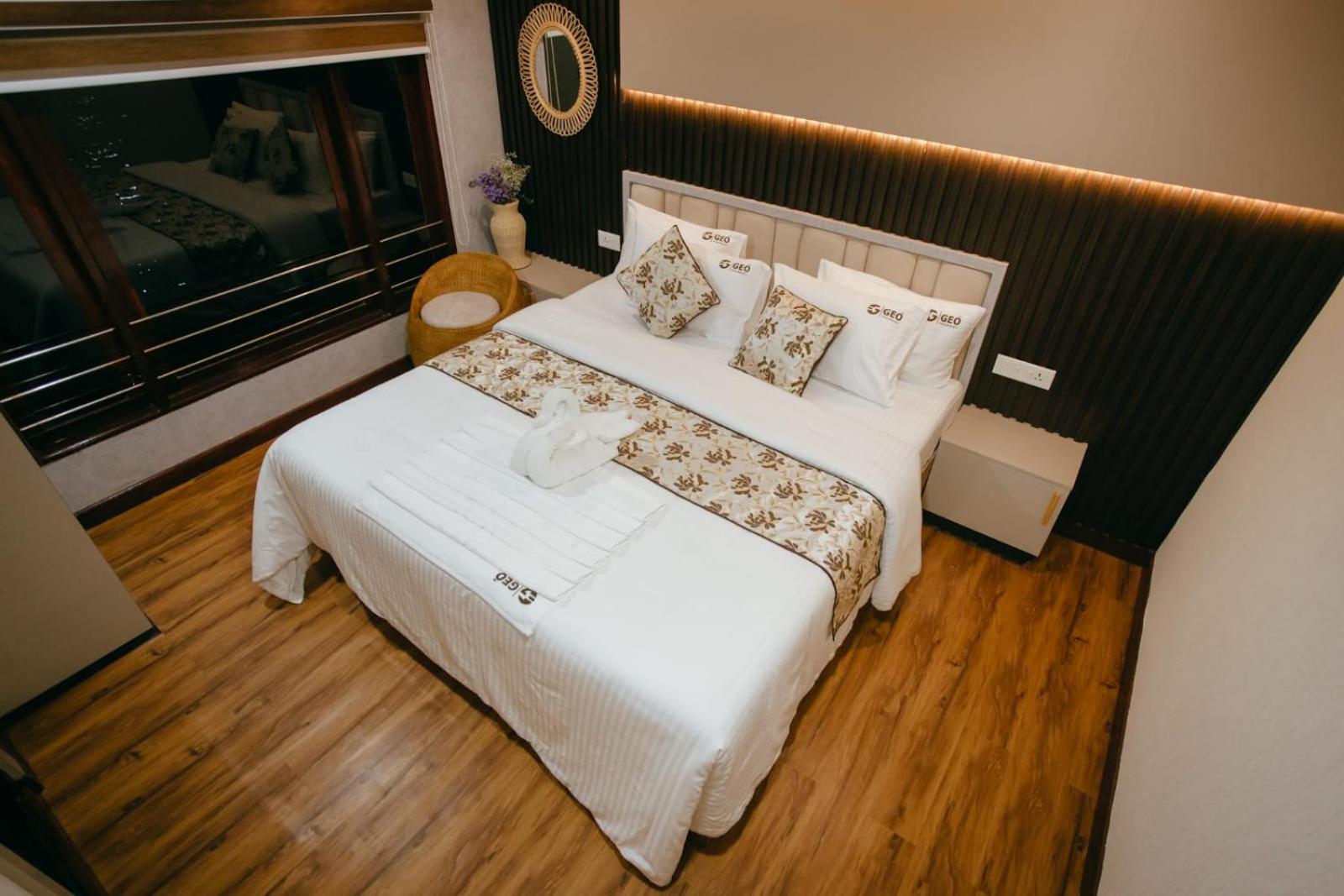 King Room with Lake View photo 1