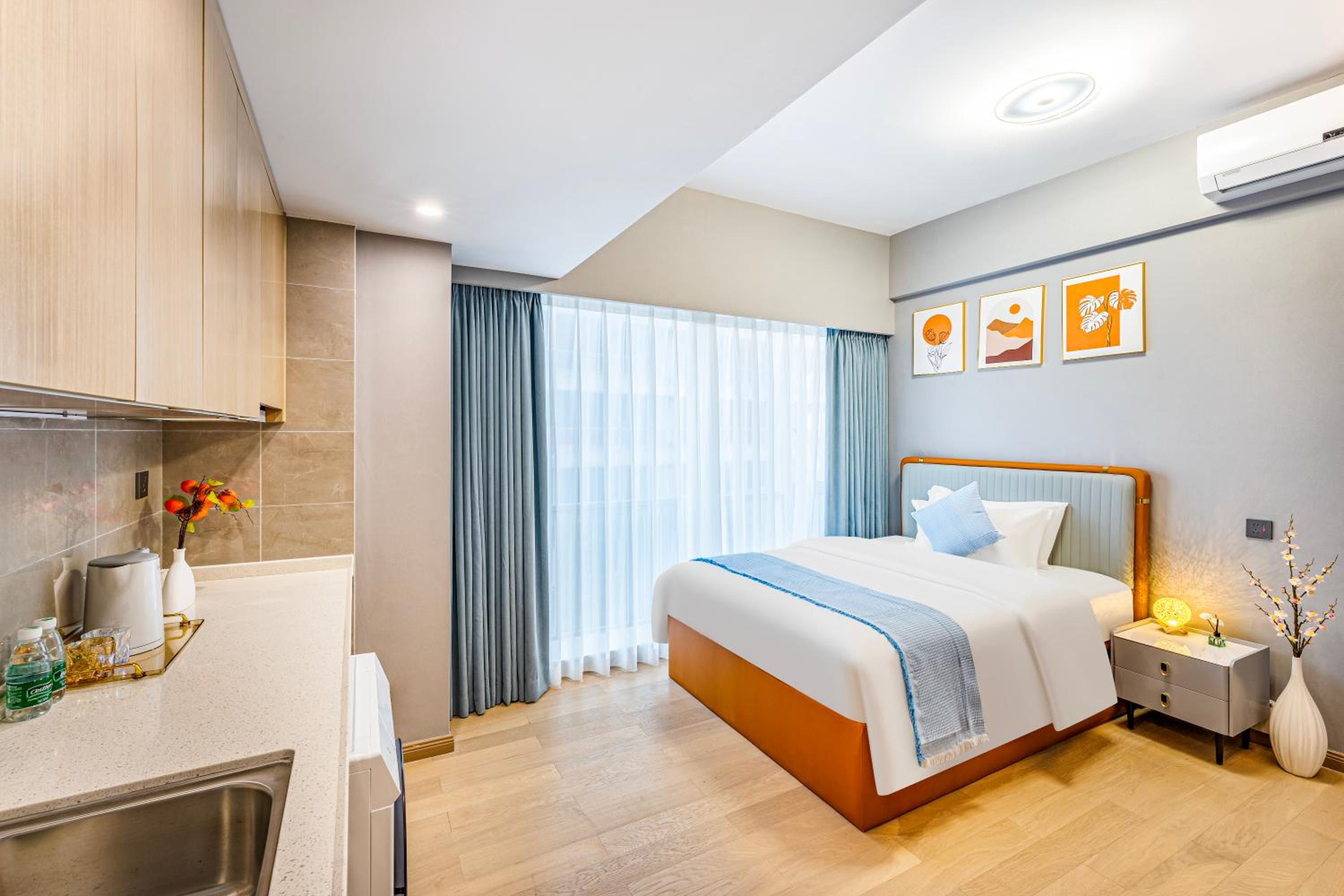 One-Bedroom Suite photo 1
