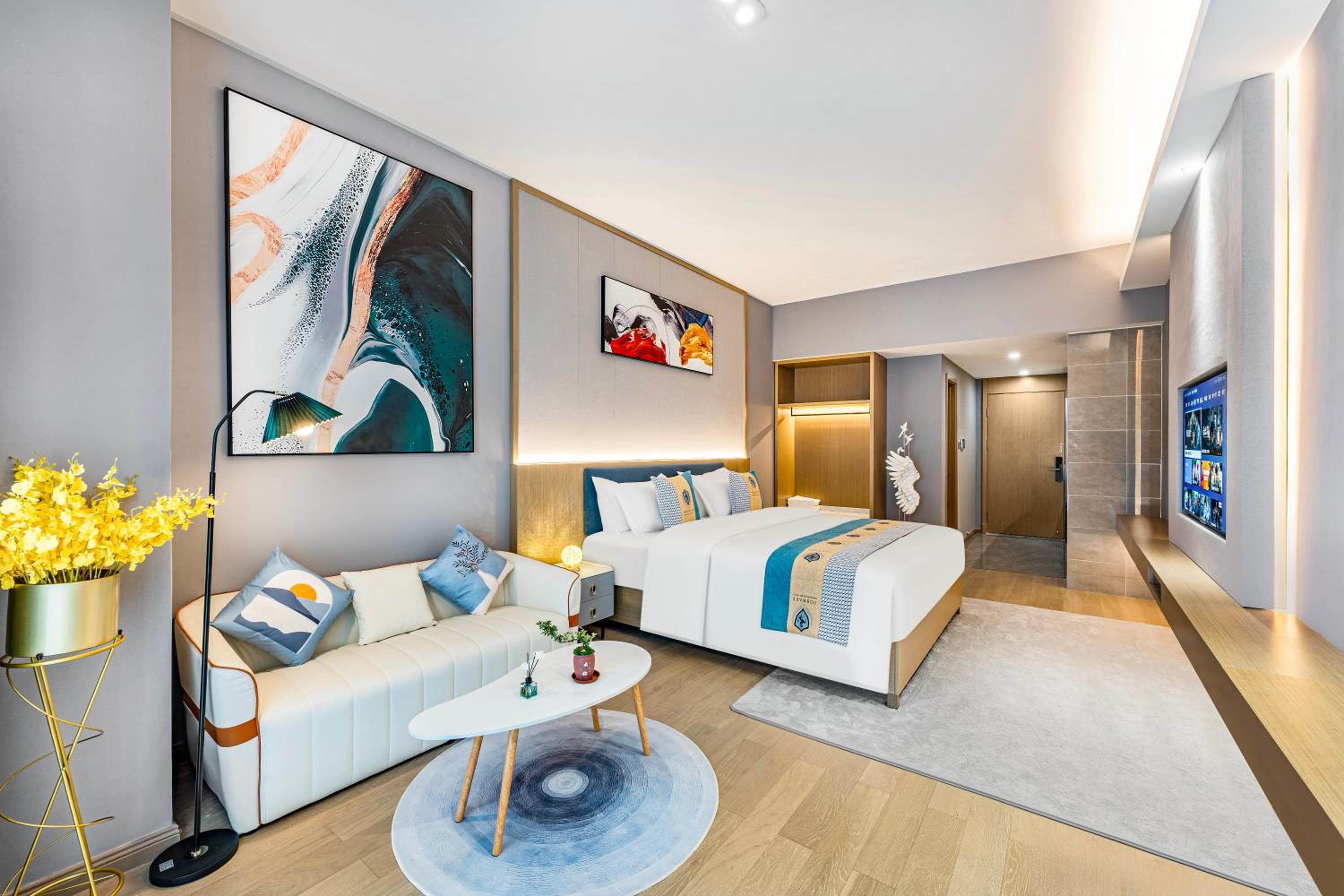 Deluxe King Room photo 3