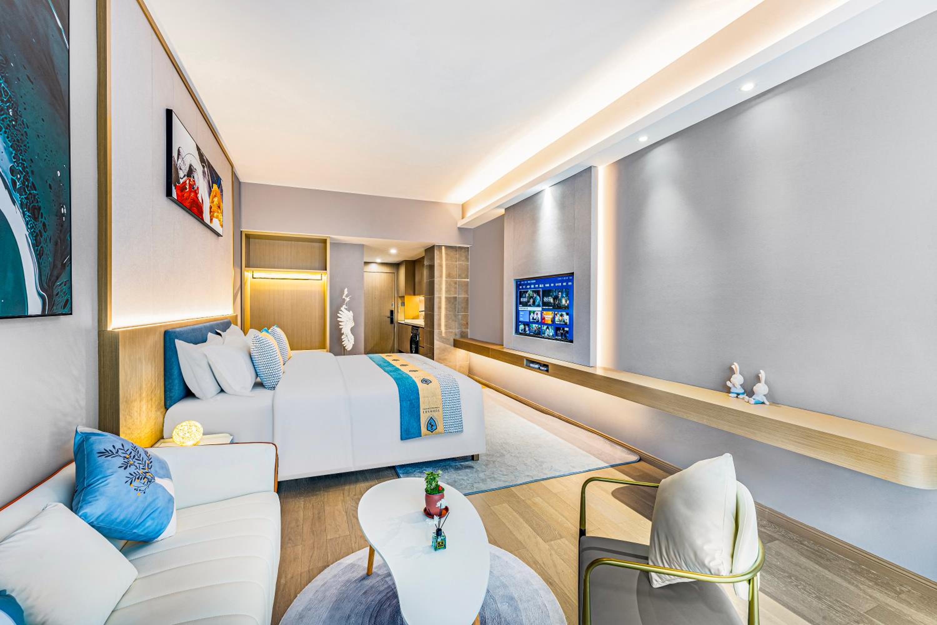 Deluxe King Room photo 2